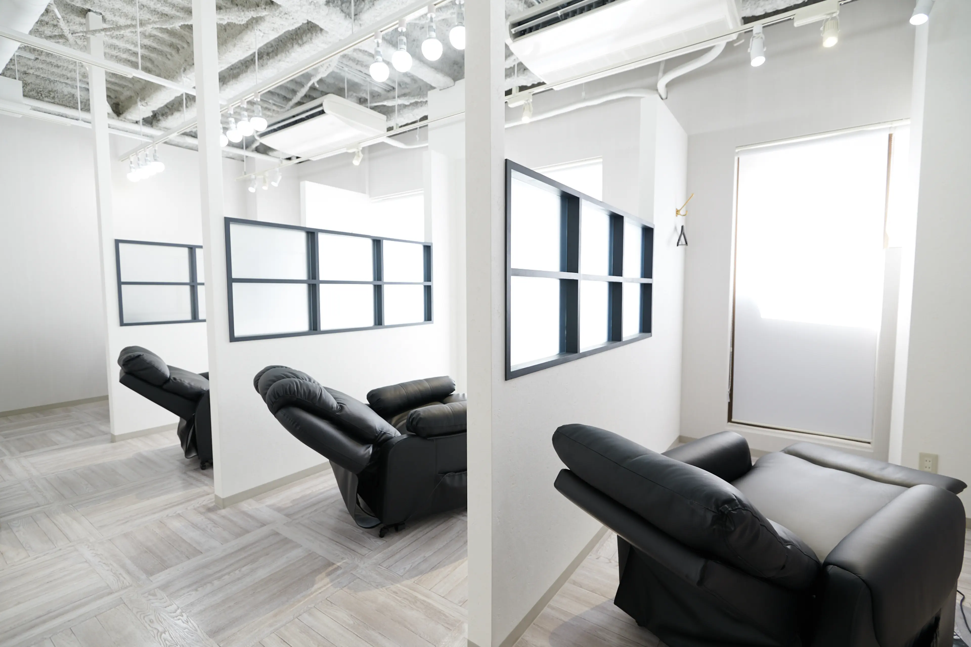 glee 川口駅前店の内観・外観1