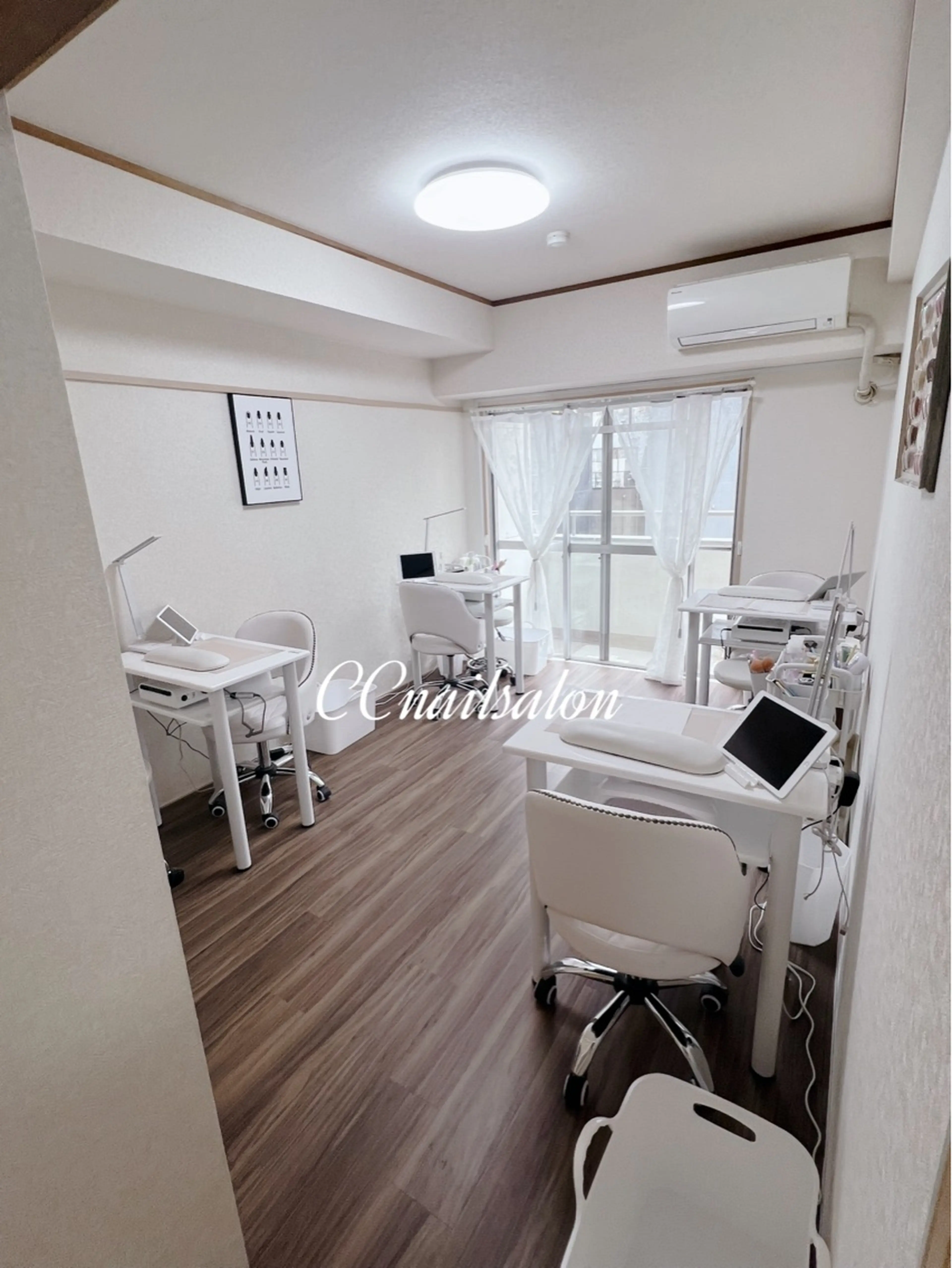 CCネイルサロンの内観・外観2