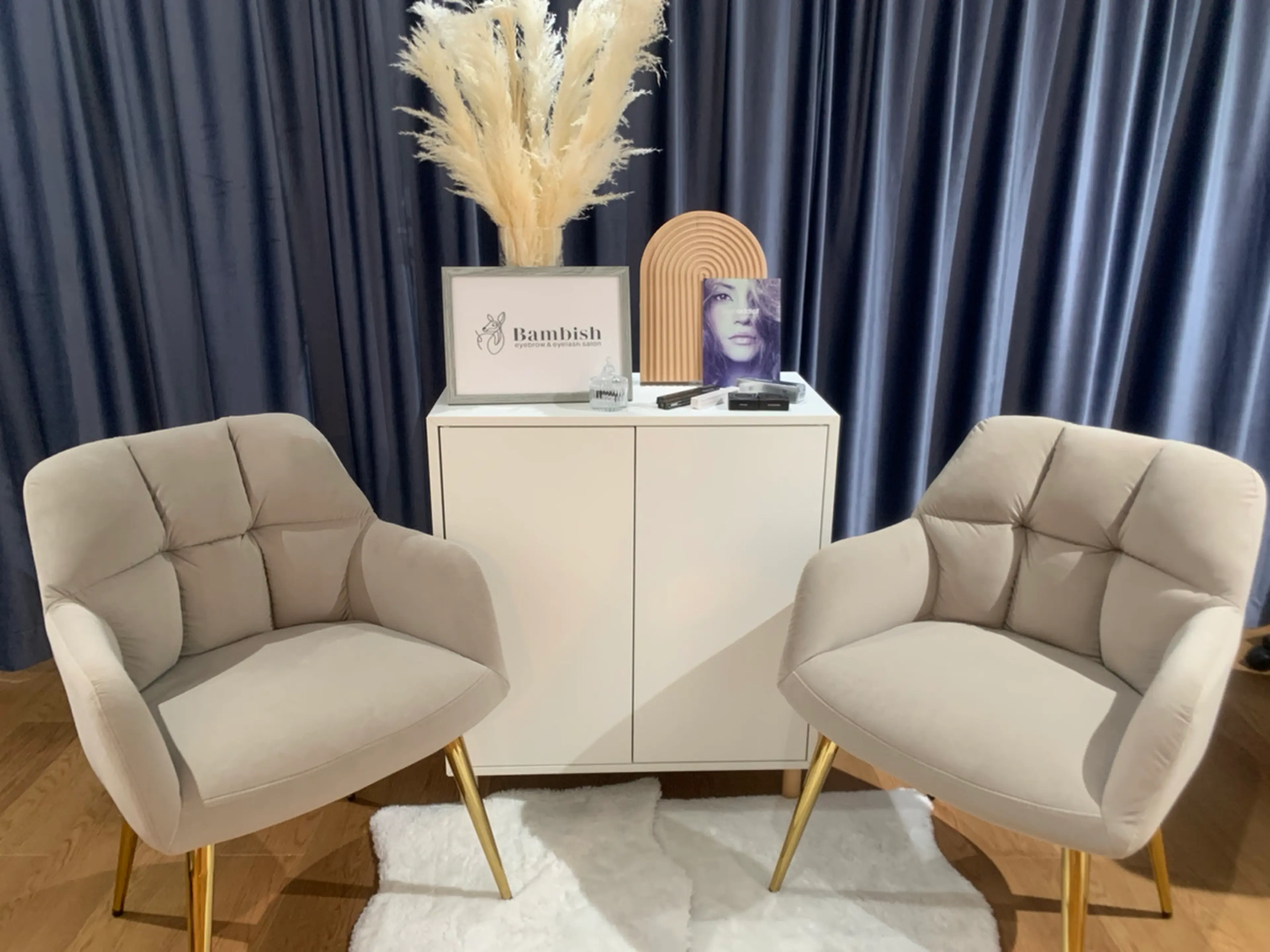 眉毛アイブロウ＆まつ毛パーマ専門店　バンビッシュ恵比寿店の内観・外観1