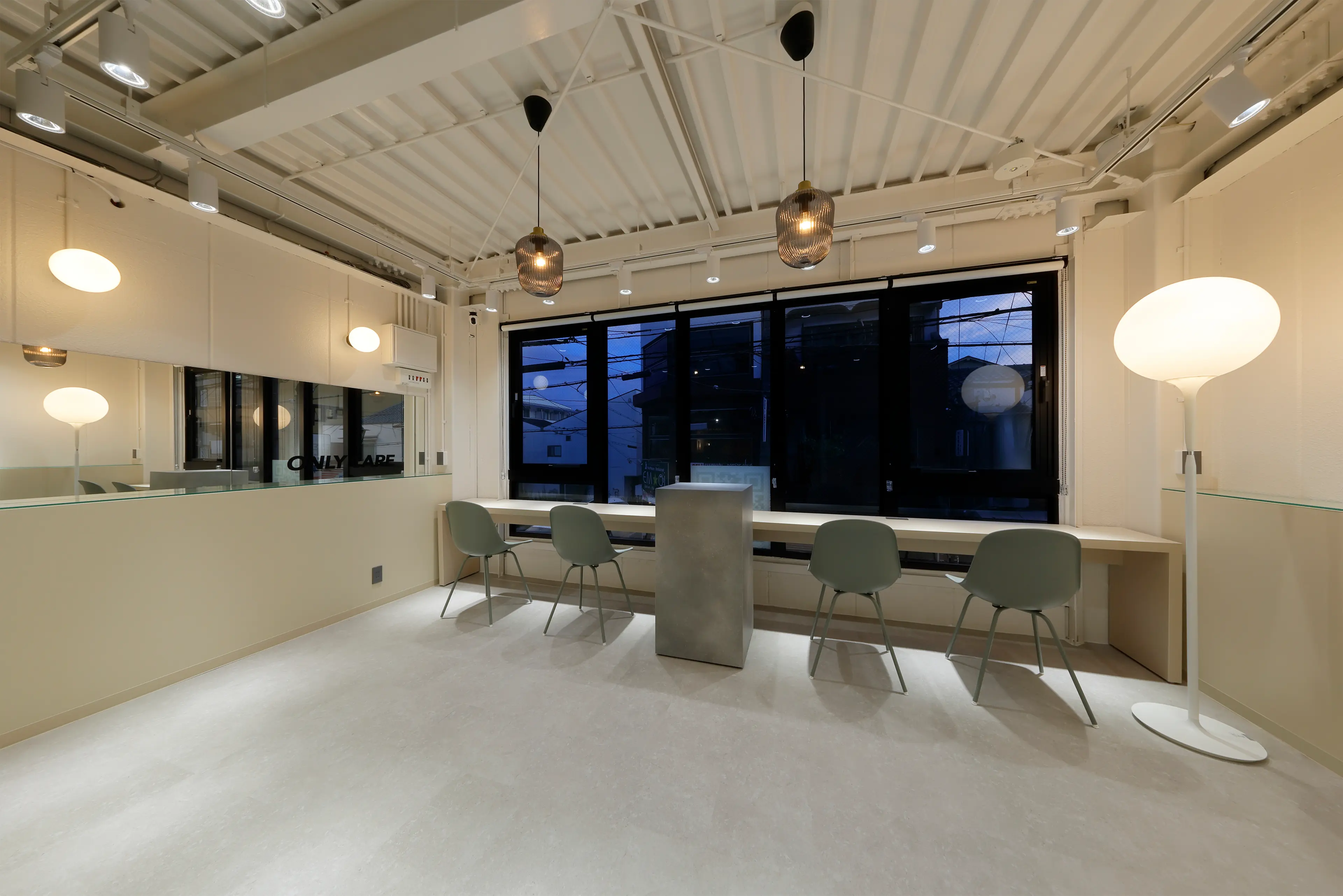 ONLY CARE 近大前の内観・外観1