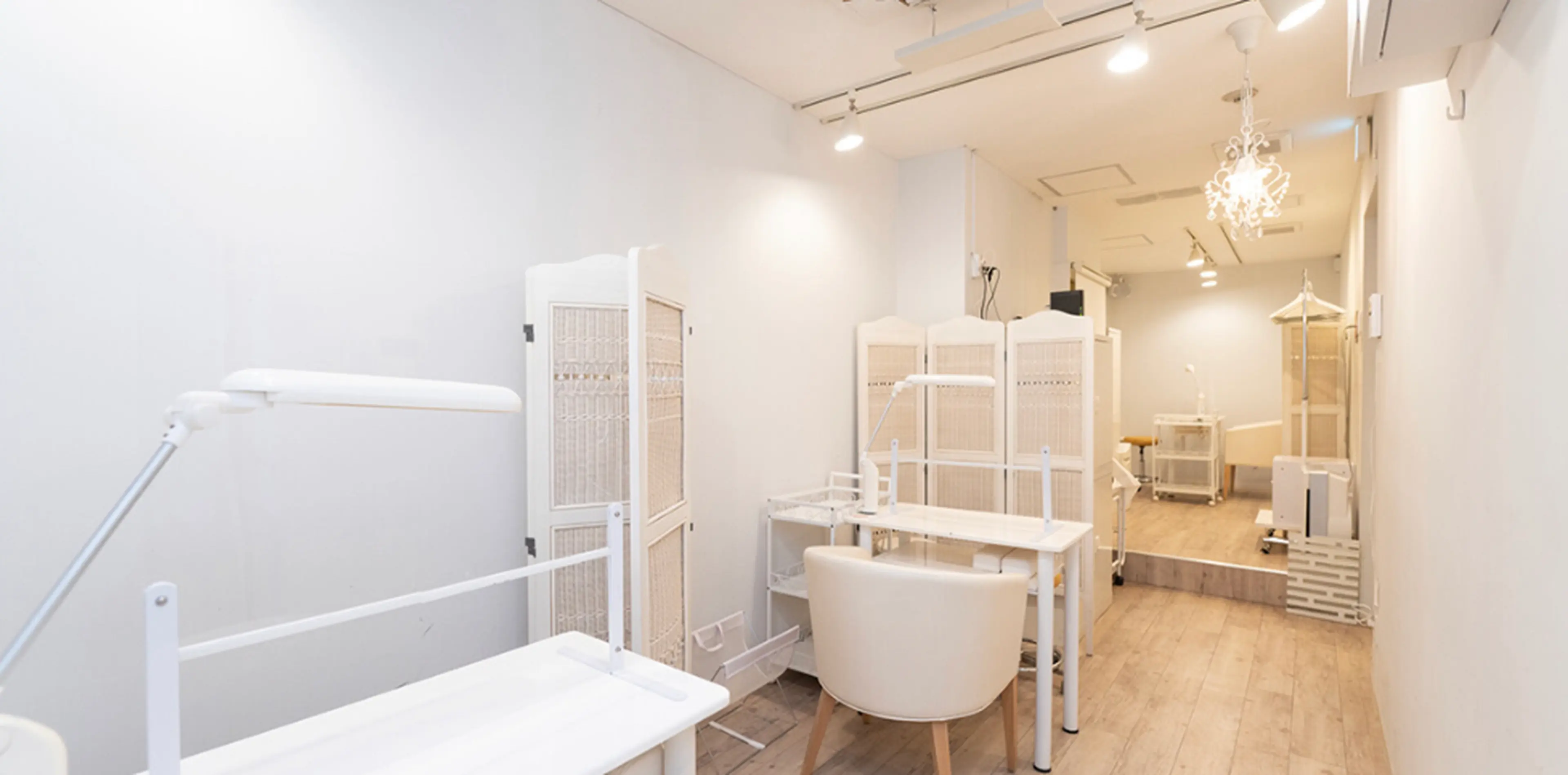 REHTOFの内観・外観2