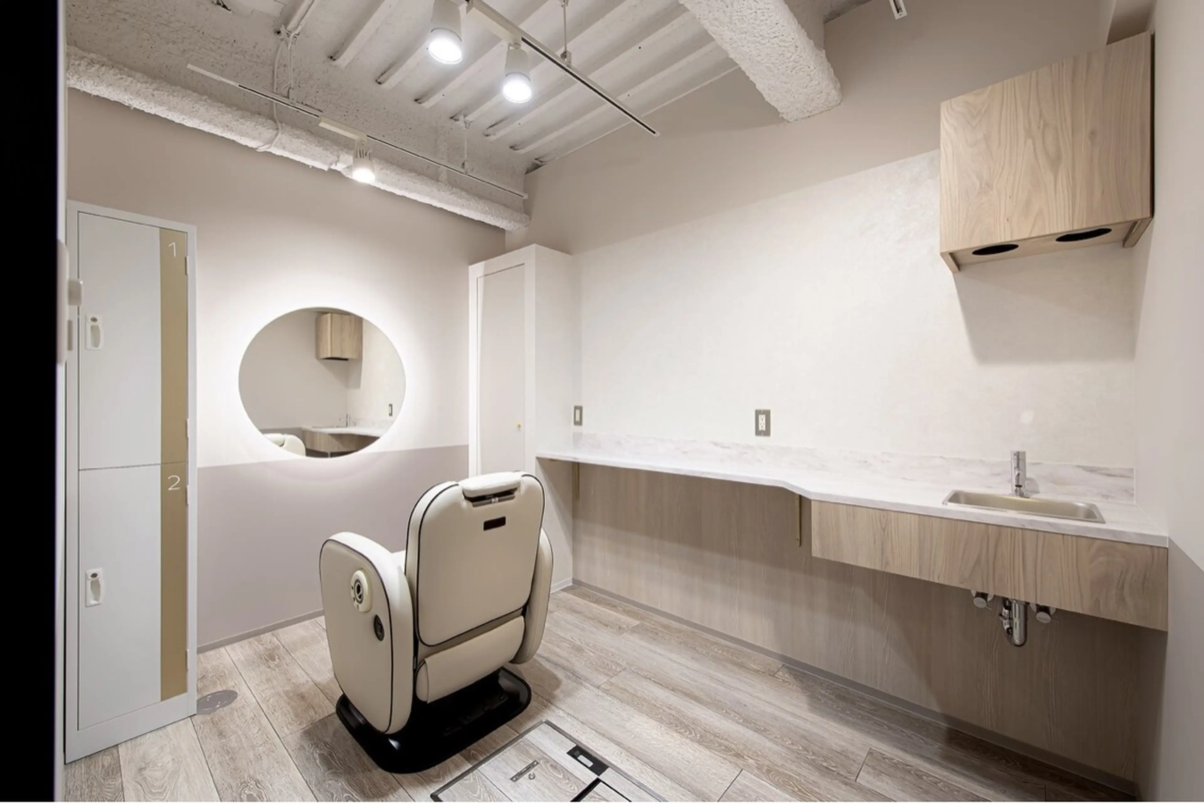 Eleanor新宿西口店の内観・外観2