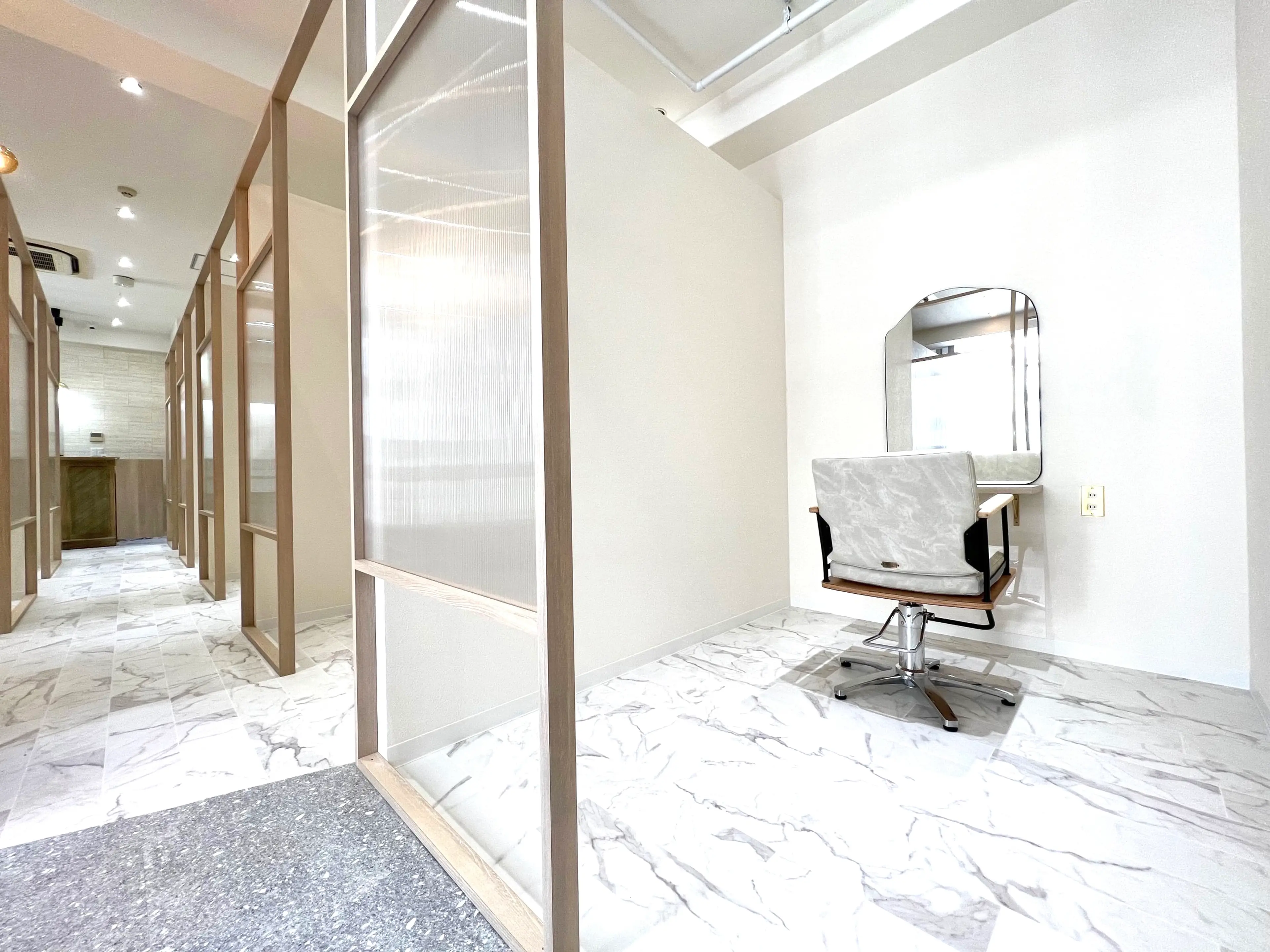 全席個室美容室 Zina 高槻 髪質改善＆トリートメントの内観・外観1