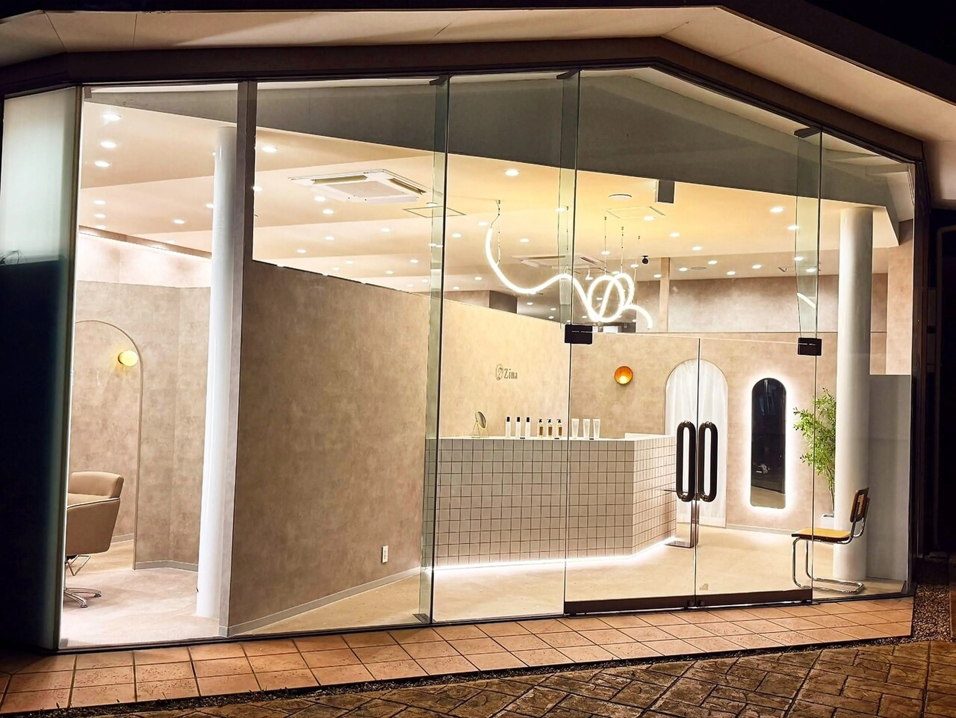 Zina  守山 eyelash nailの内観・外観1