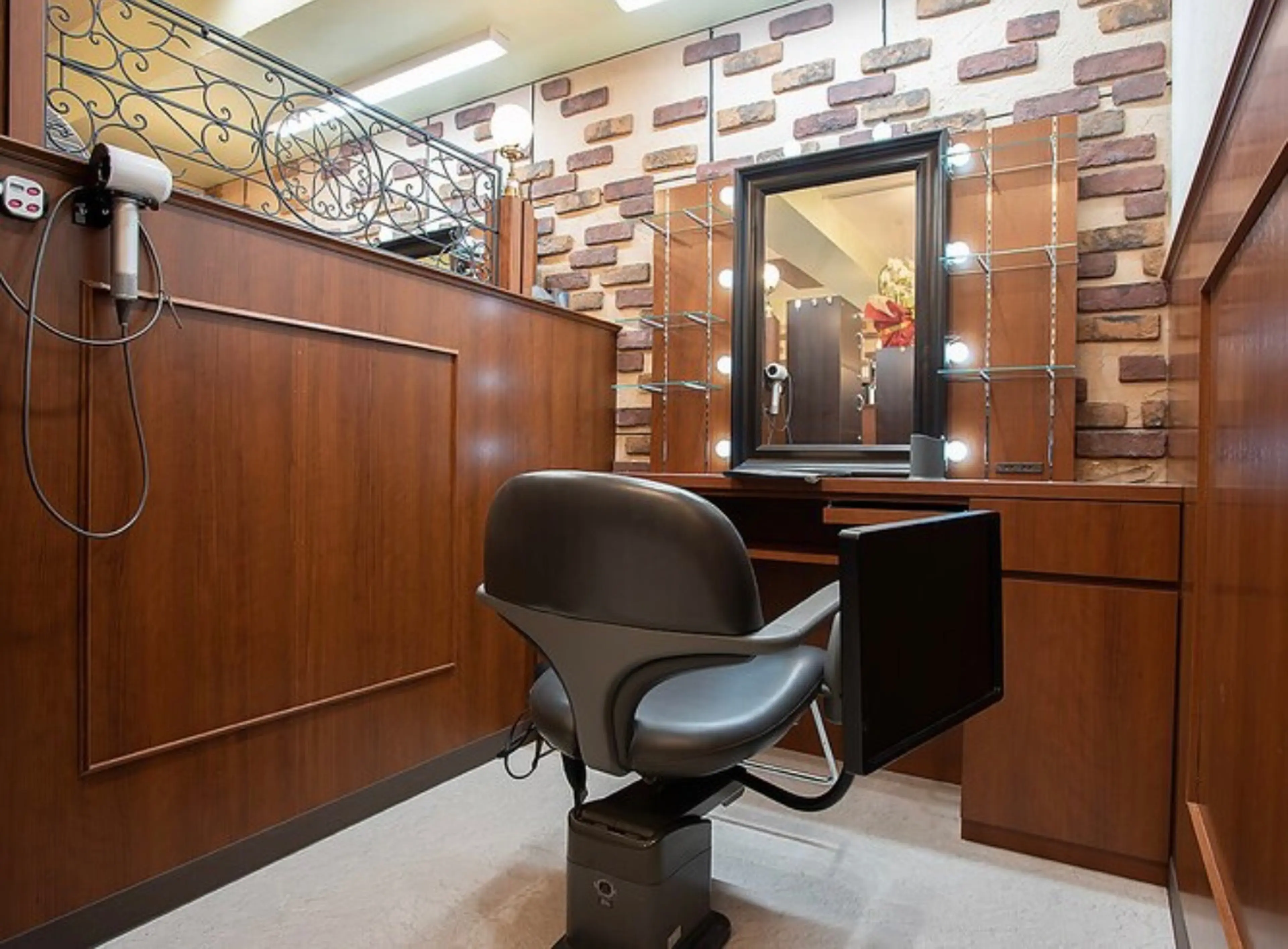 ジーニーズフォーシーズン太田口通り店の内観・外観2