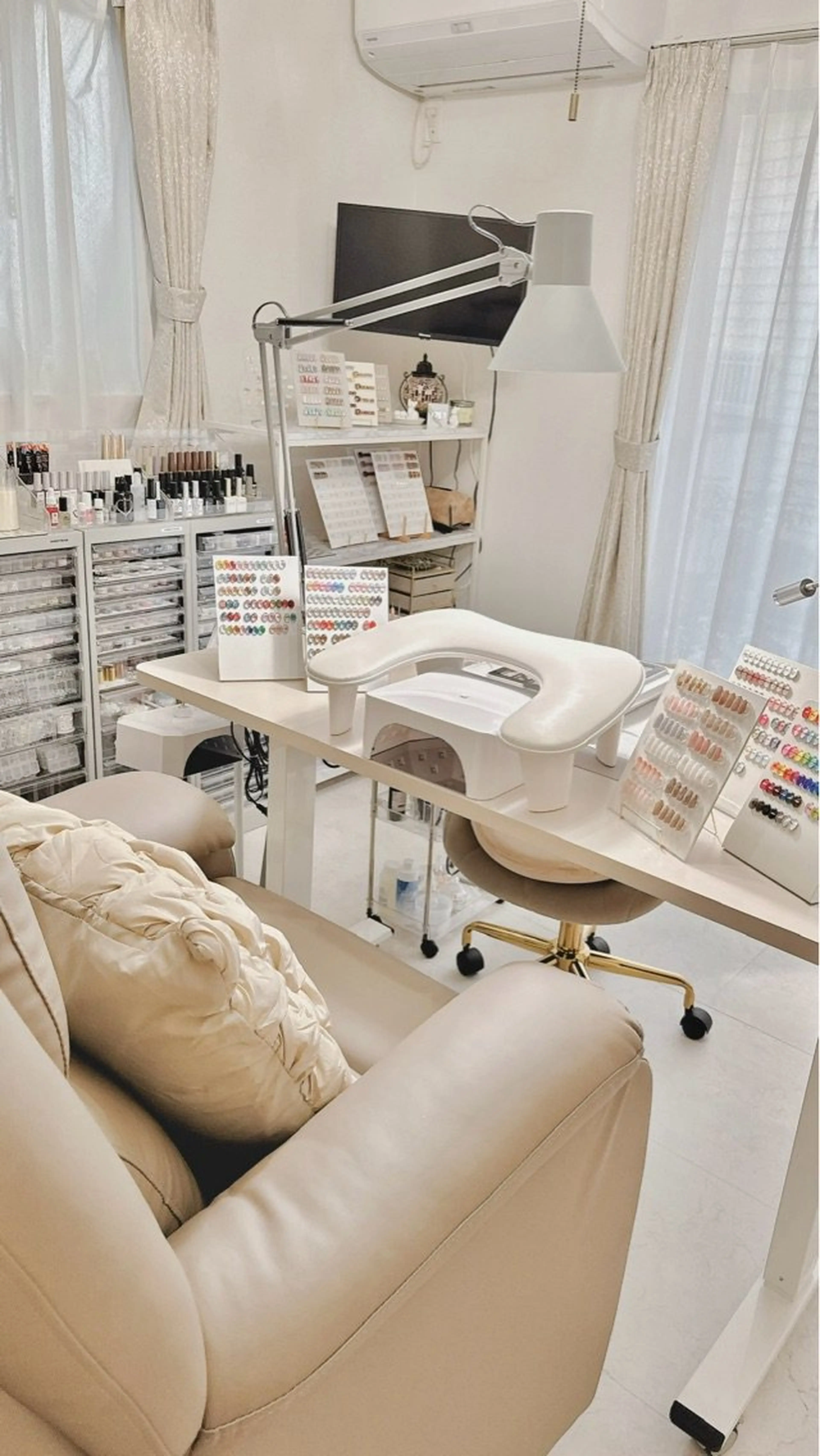 Relight nailの内観・外観2