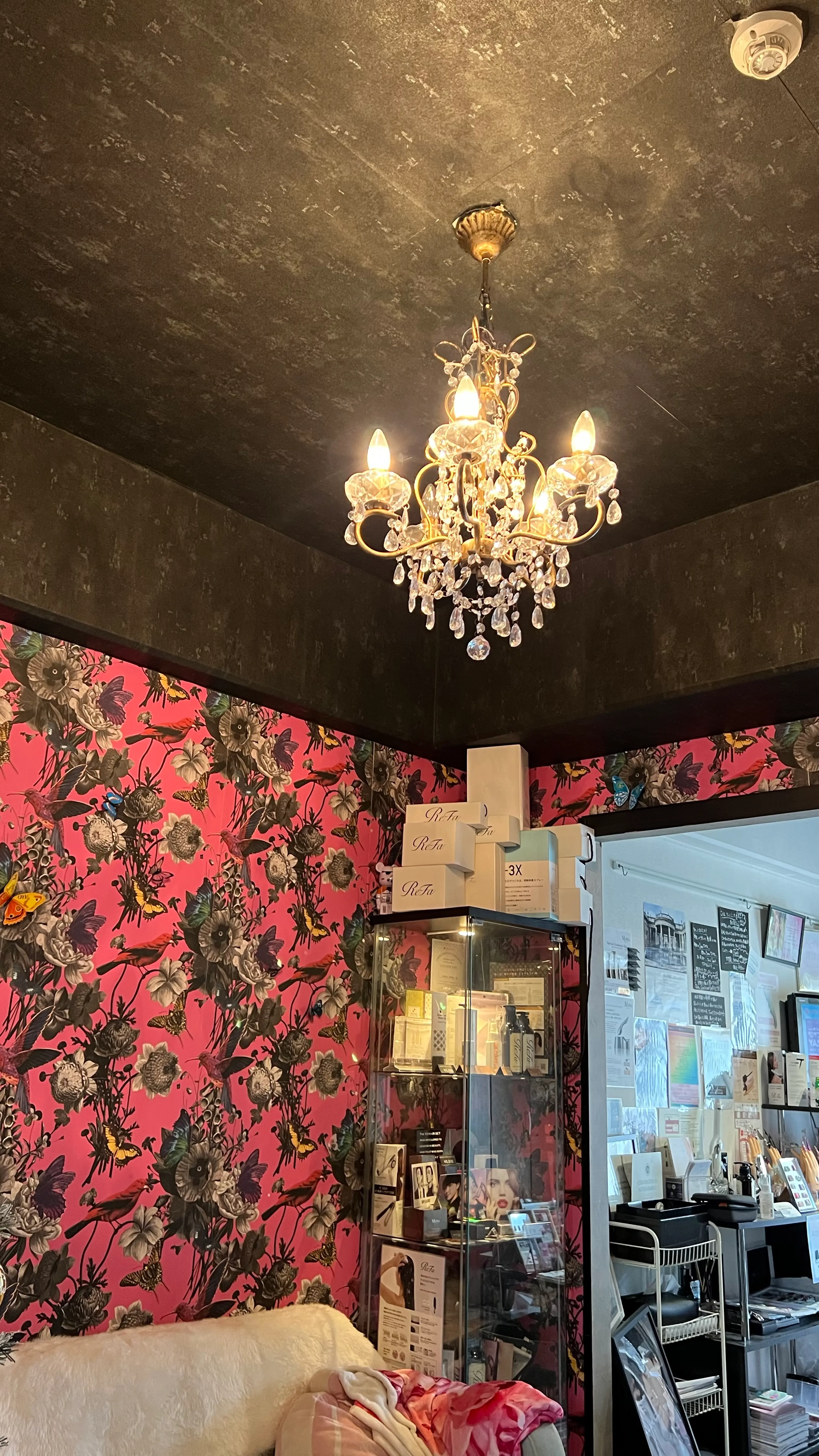 ネイルサロンAPHRODITEの内観・外観2