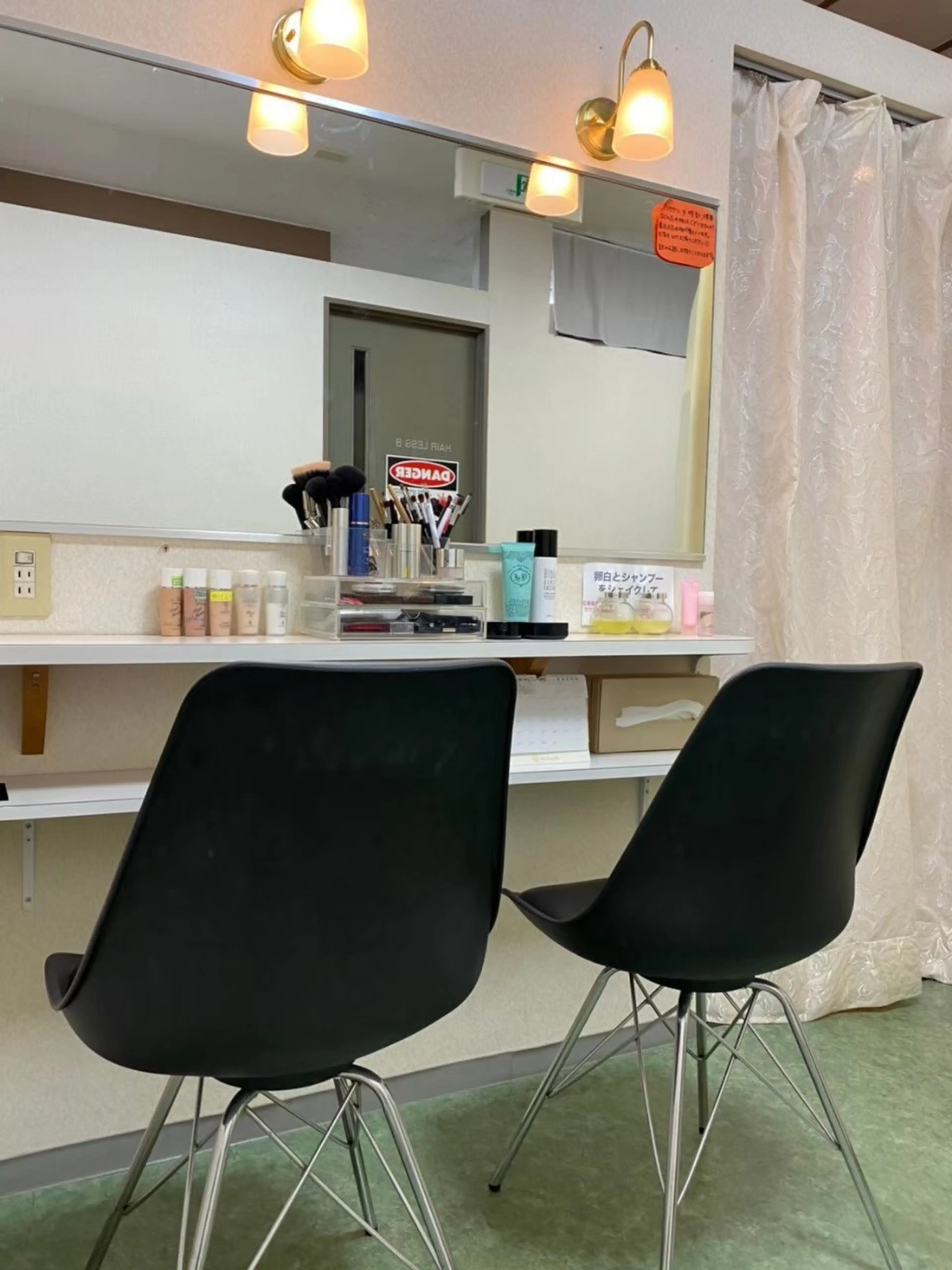 マドンナ富士店の内観・外観1