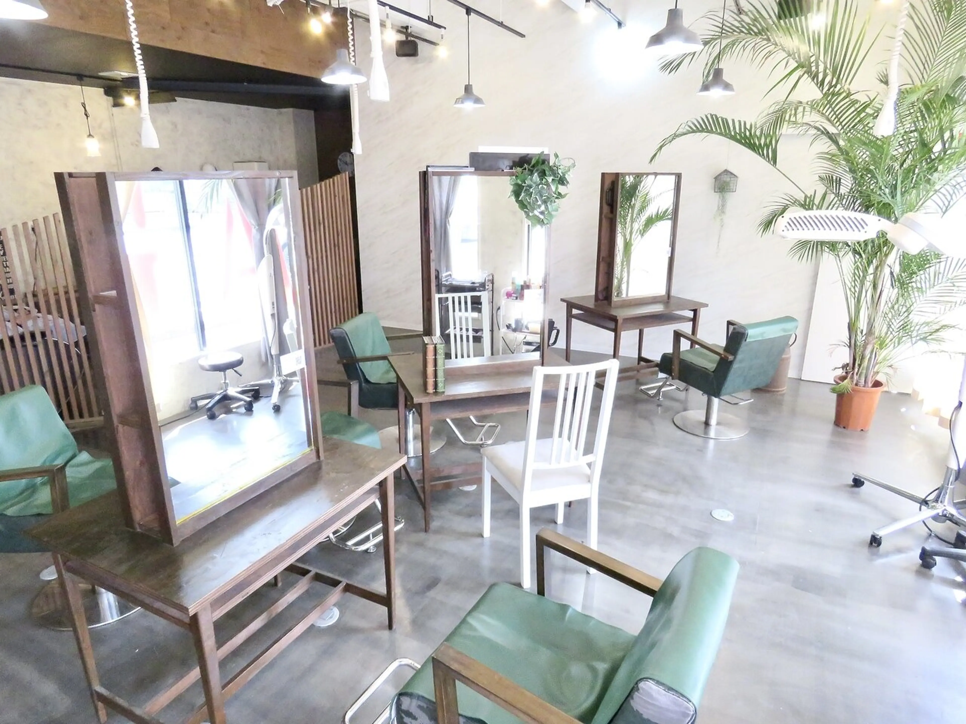 髪質改善ケアサロン Beauty&Men‘ｓ GAGAの内観・外観1