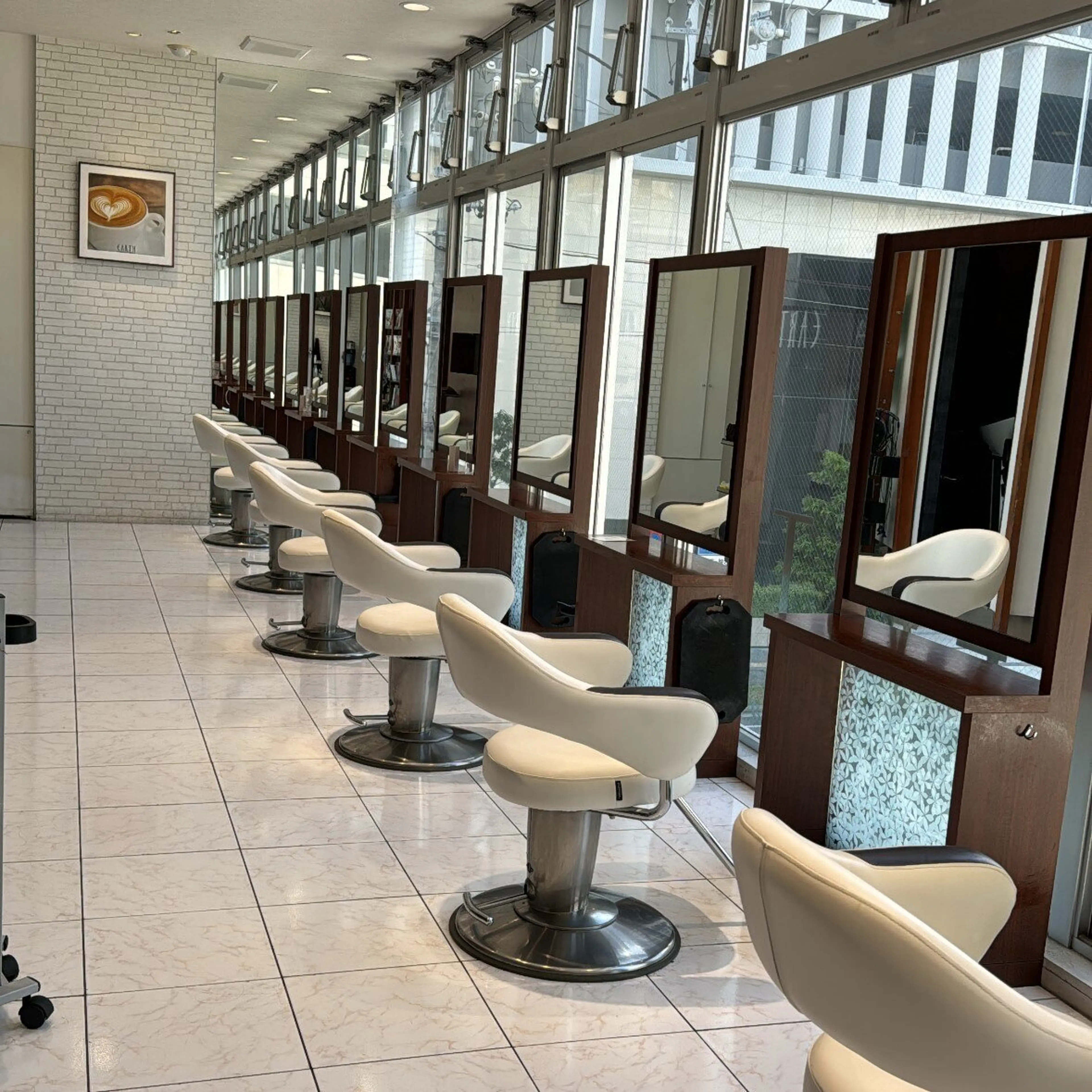 EARTH静岡駅前店の内観・外観1