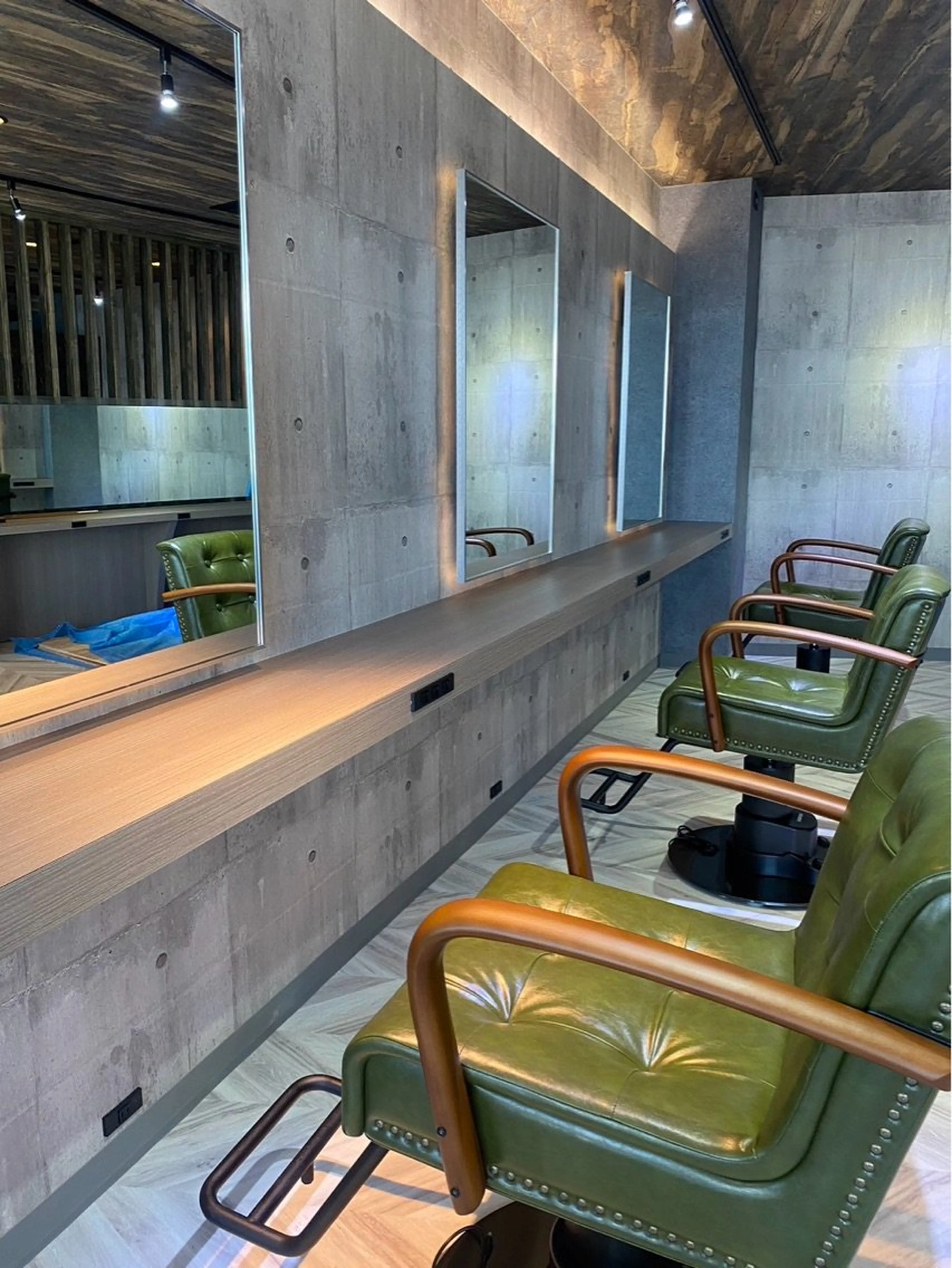 美容室フレスコ　鎌ヶ谷大仏店の内観・外観1