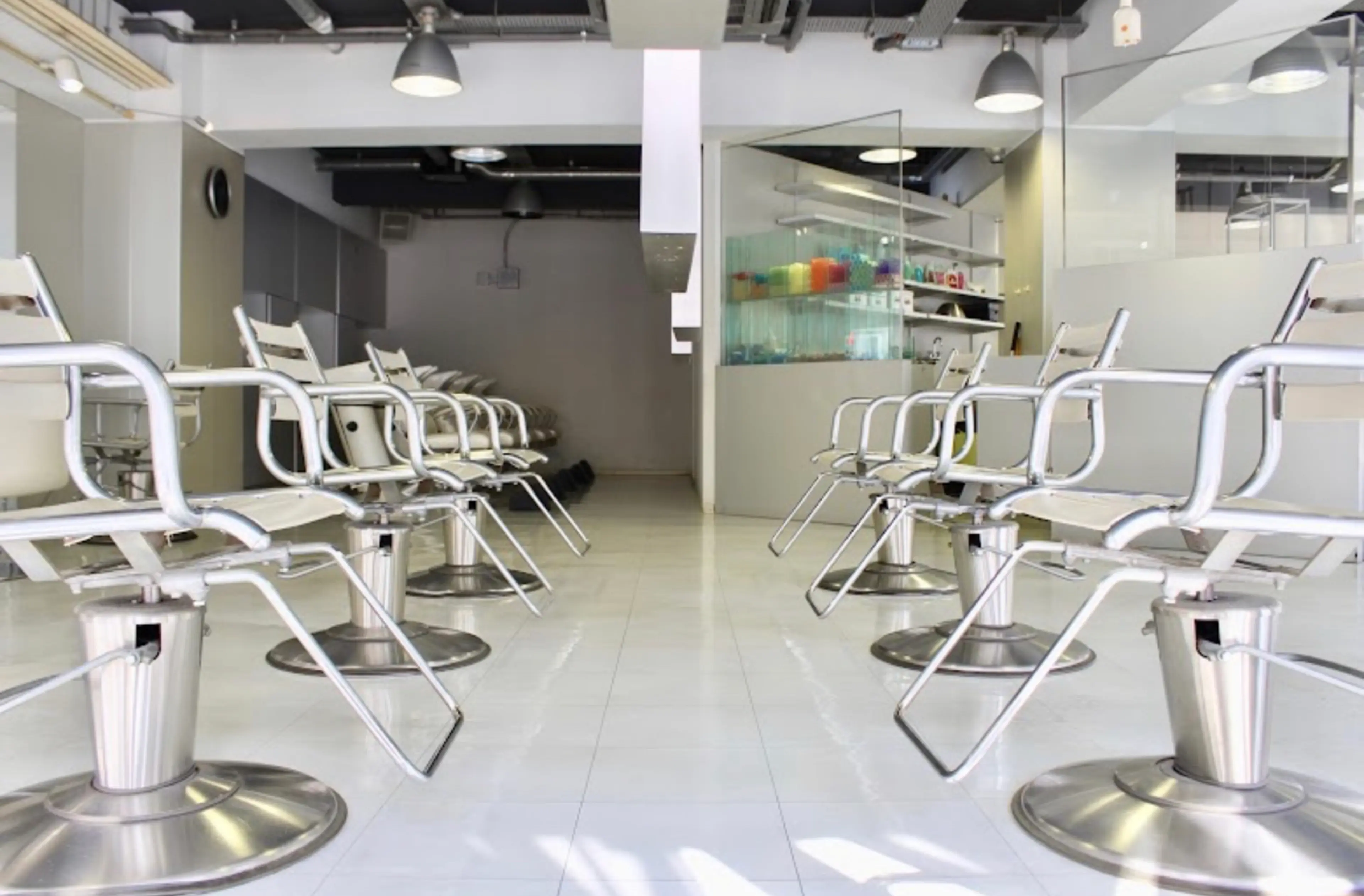 整体サロンAPRISの内観・外観2