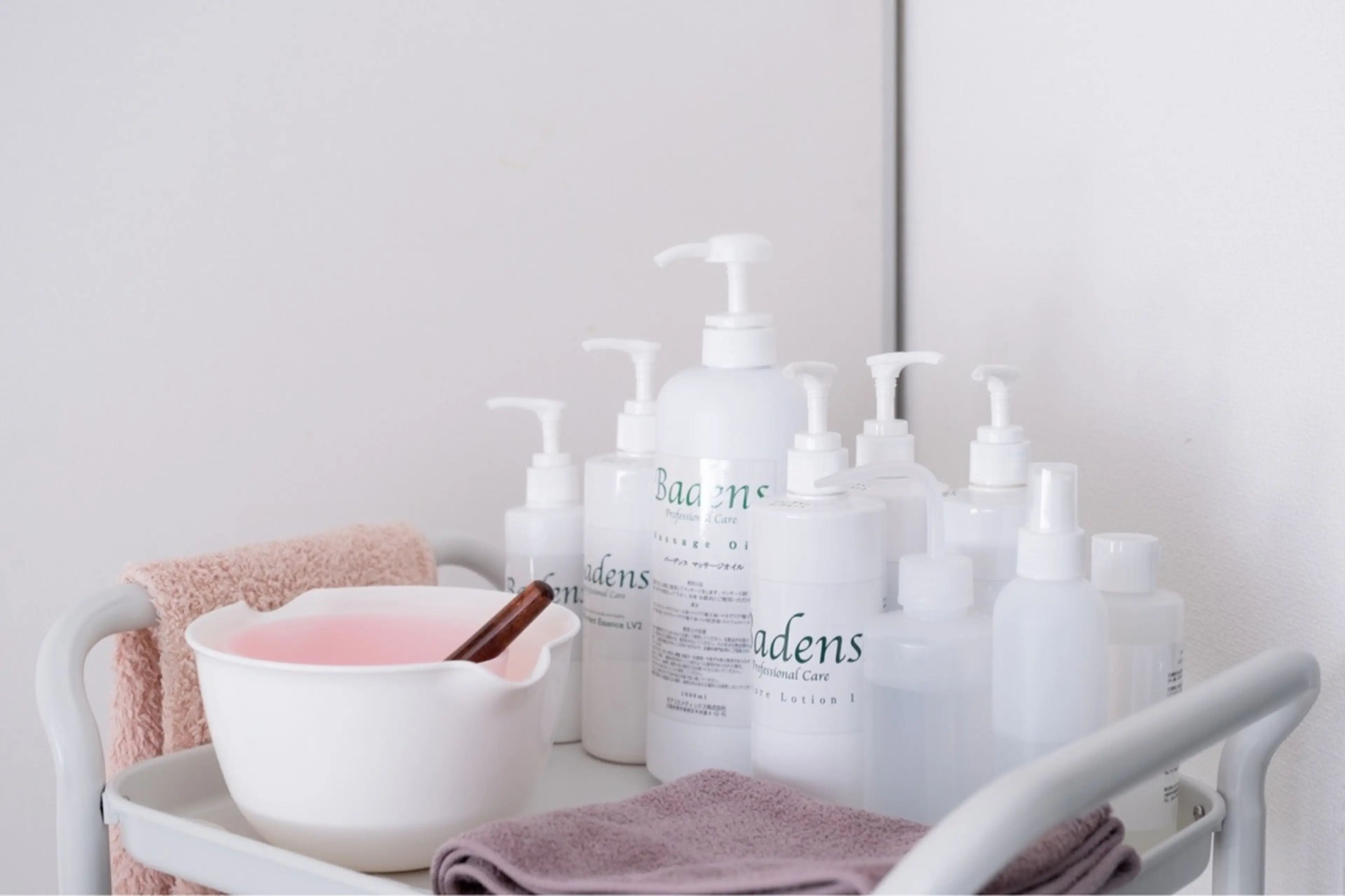 FLEDGE心斎橋エステルーム　肌質改善サロンの内観・外観2