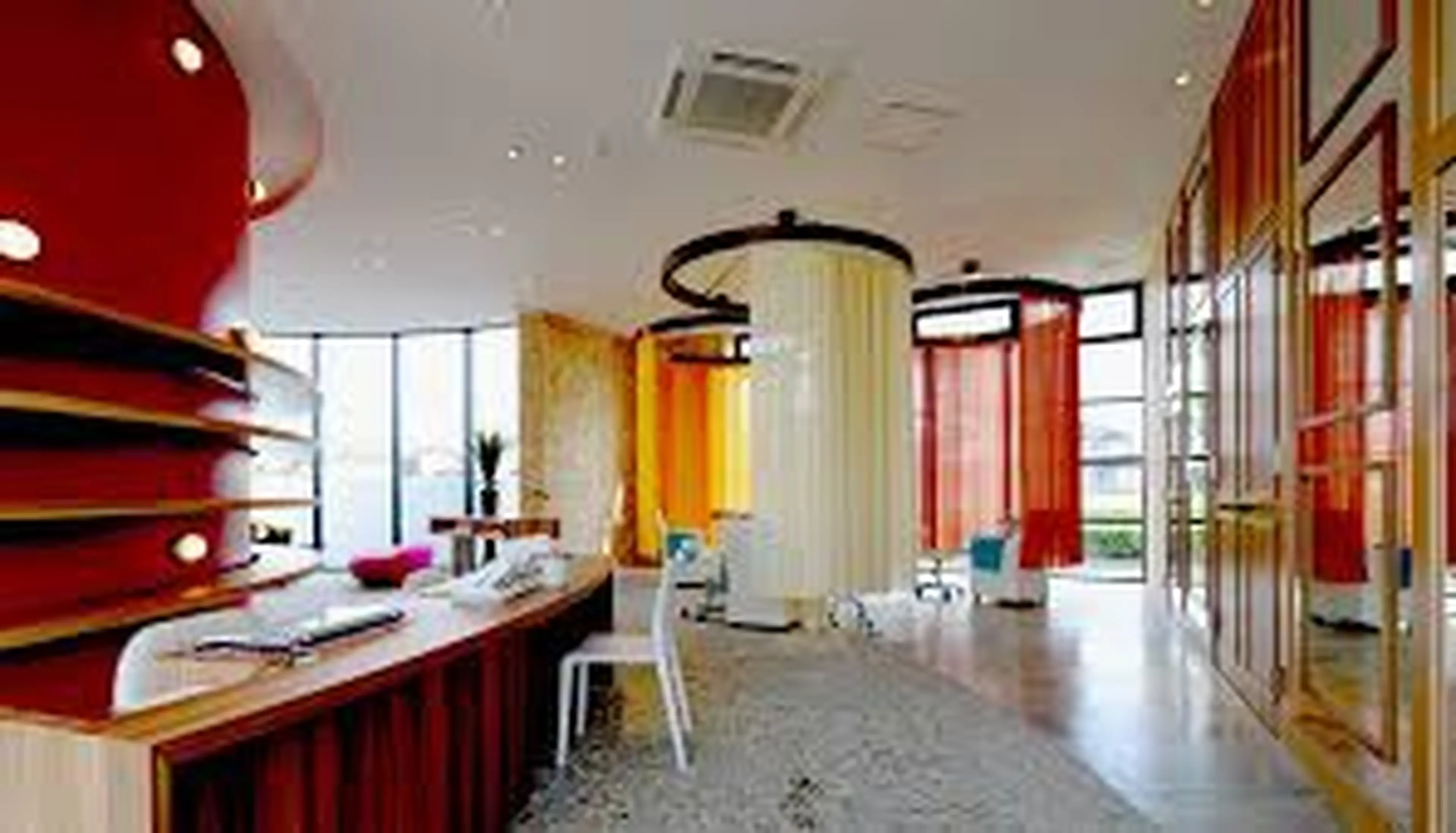 EASTHAM anelloの内観・外観2