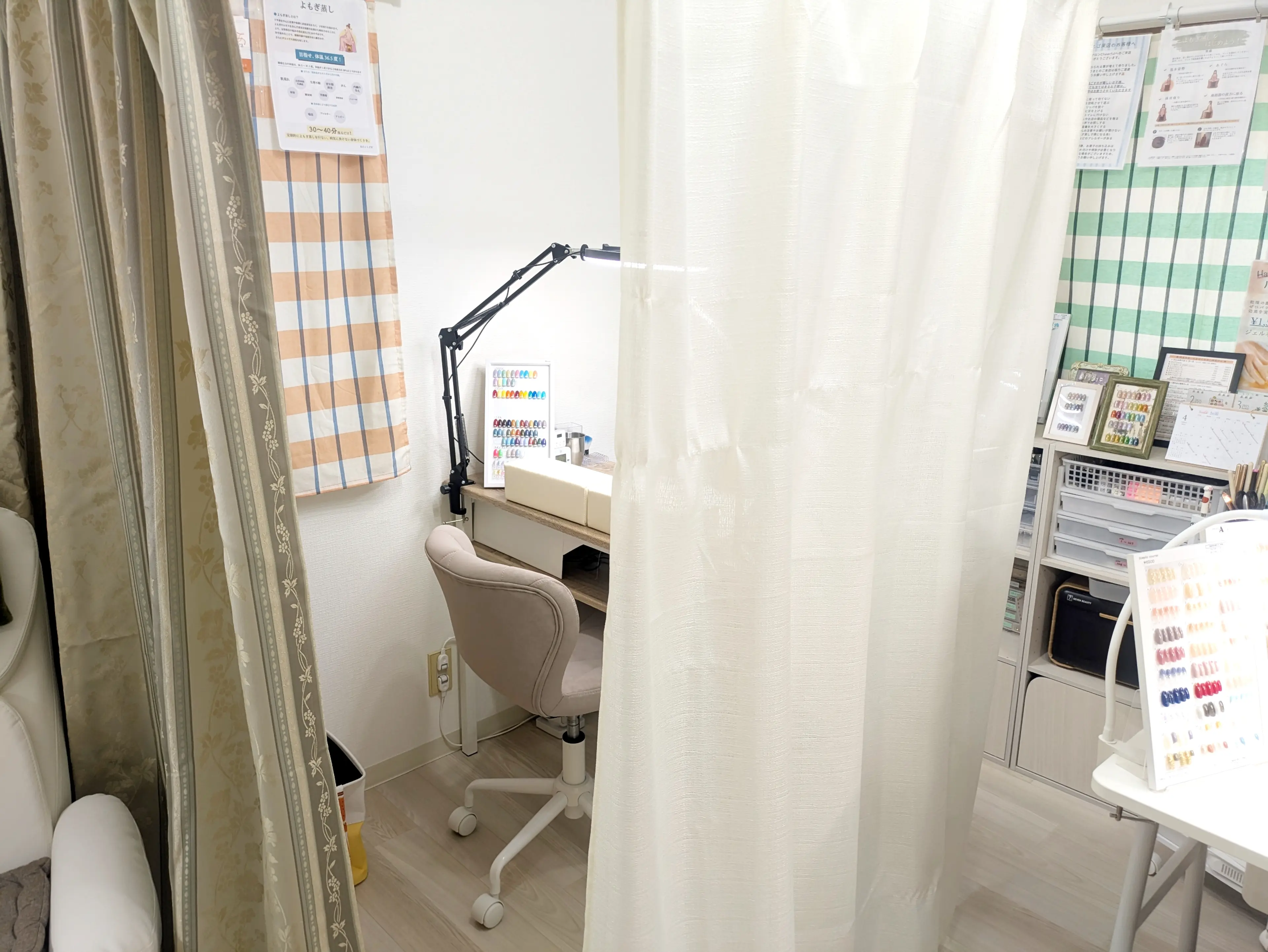 nail&care salon【 cheerful 】の内観・外観3