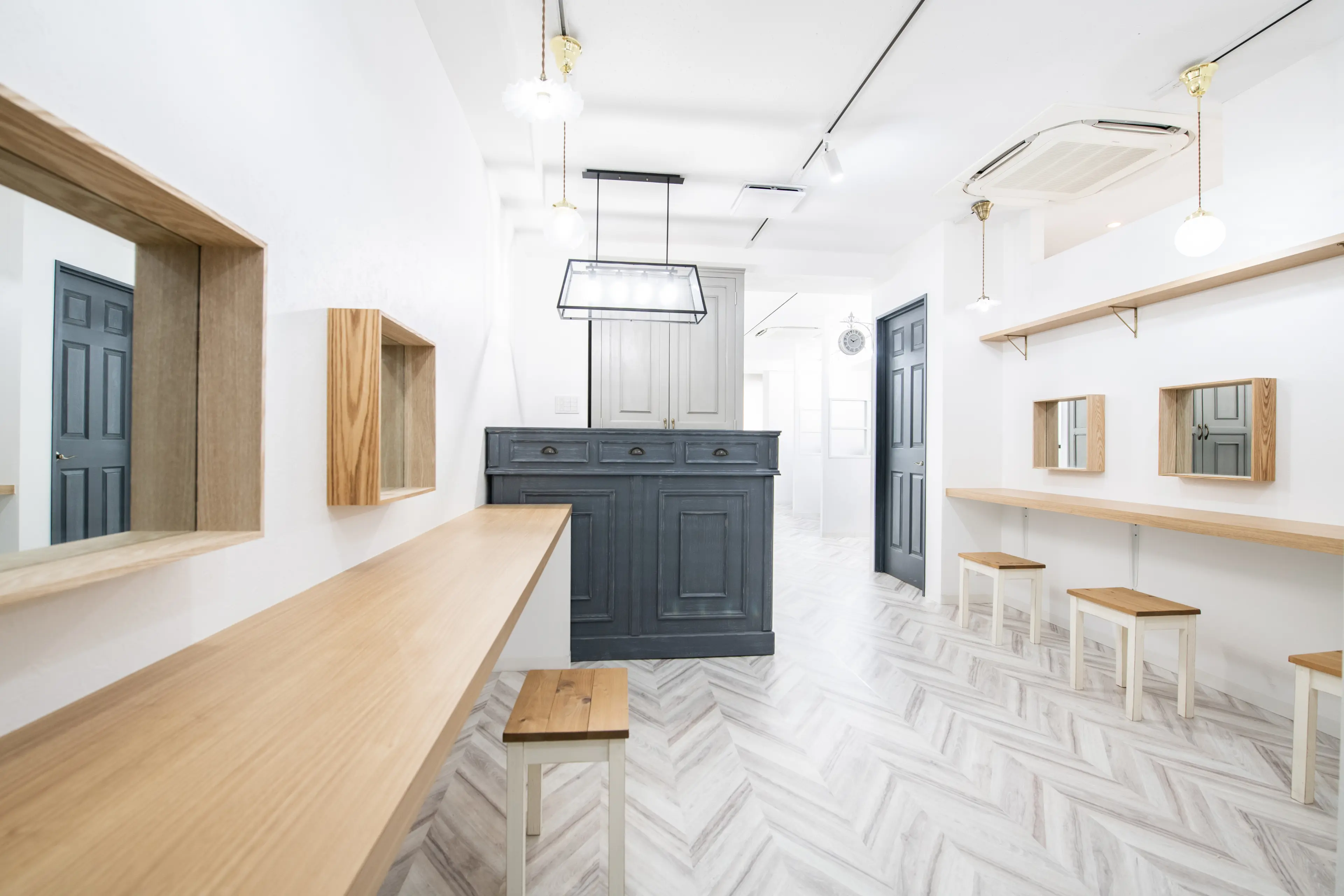 glee 南浦和店の内観・外観1