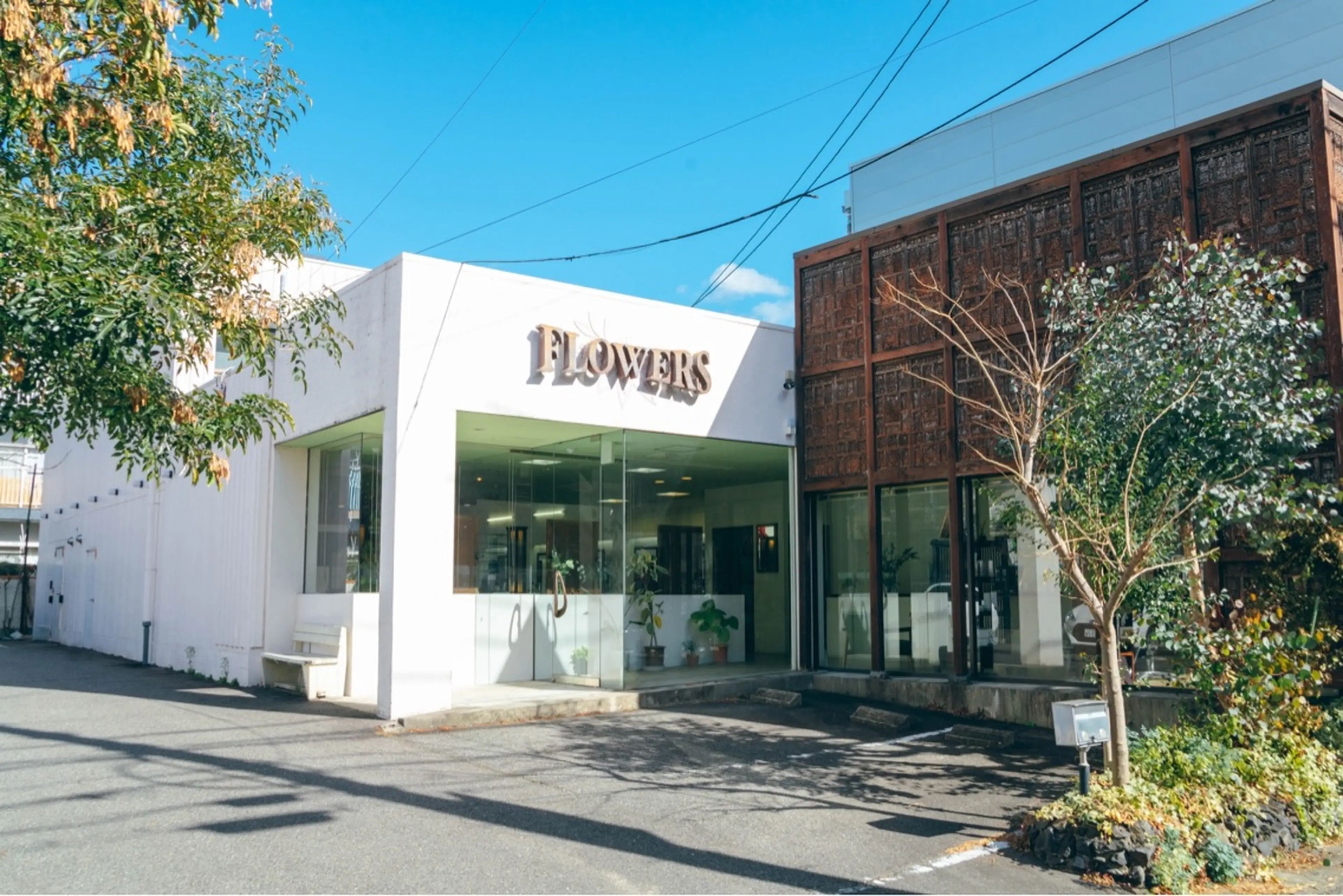 FLOWERS  B.O.Dの内観・外観1