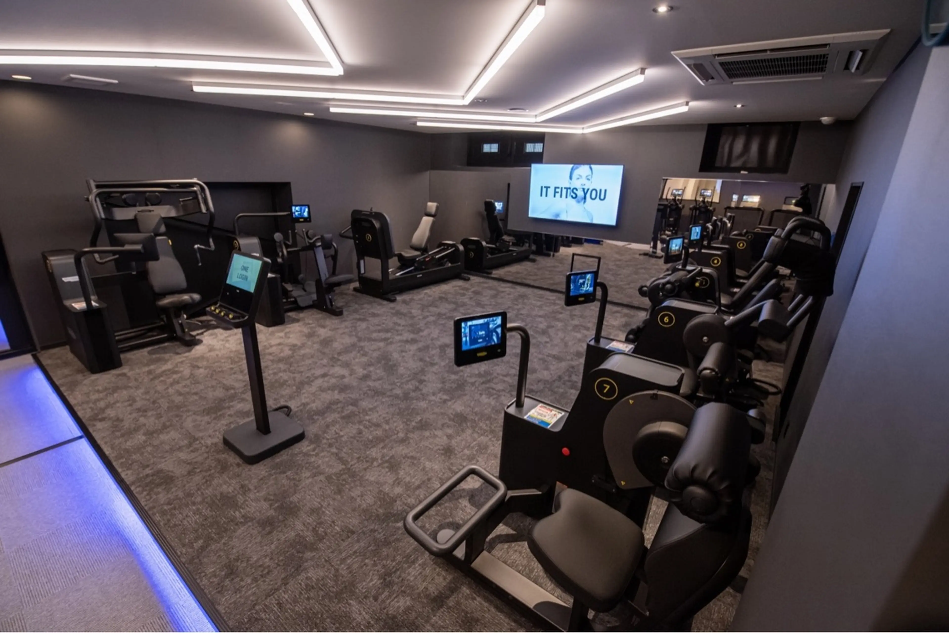 AXiAL高崎店の内観・外観2