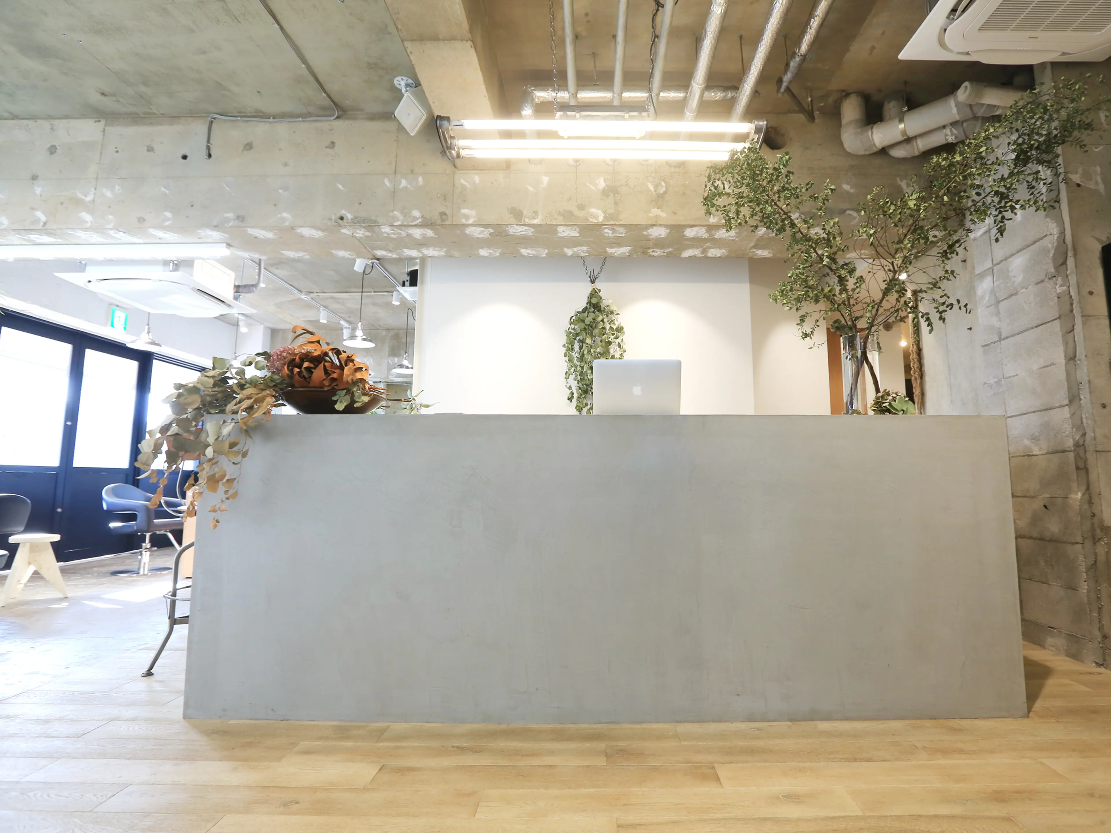 MADRASの内観・外観1