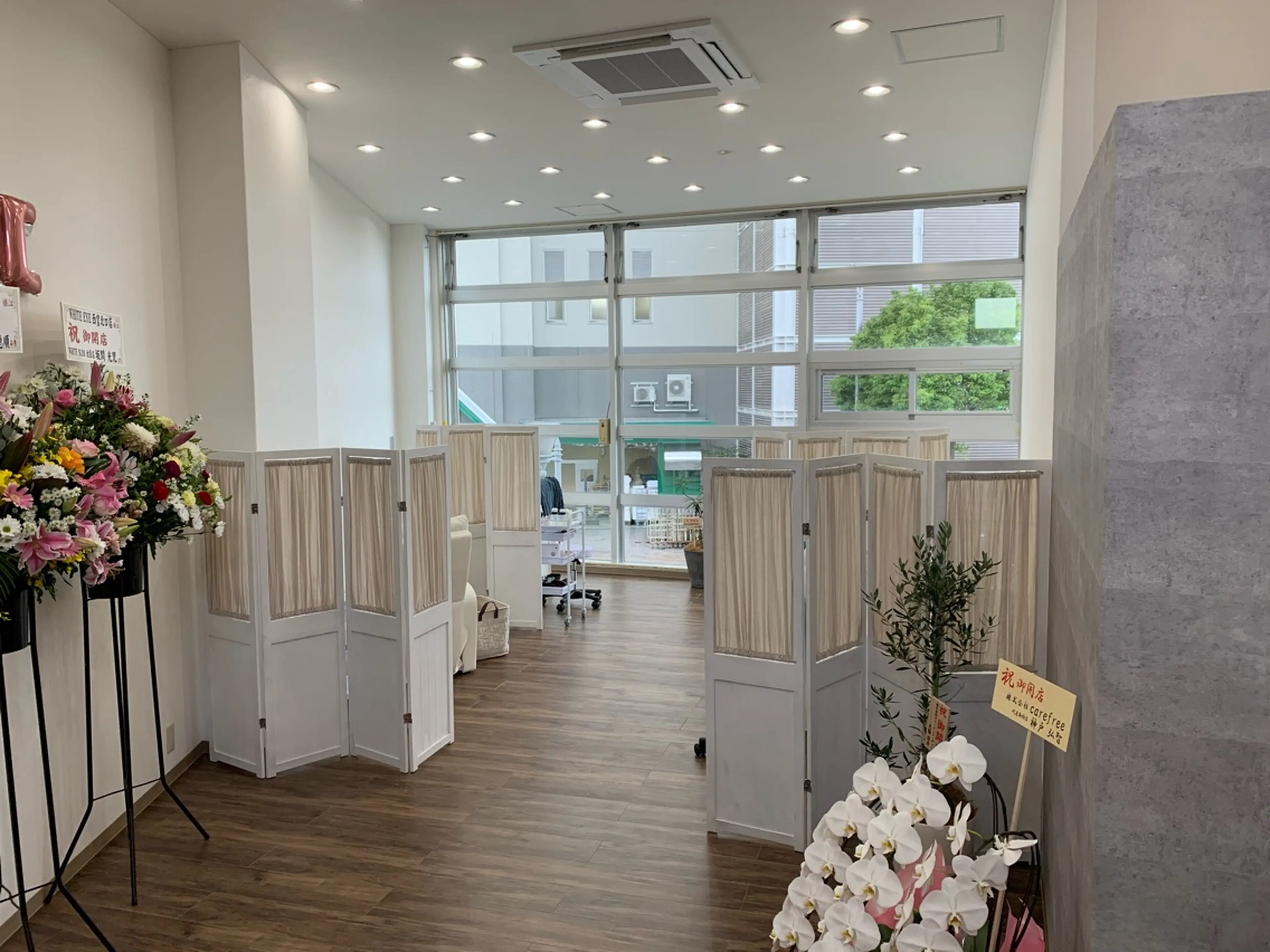 WHITE EYE西宮北口店の内観・外観2