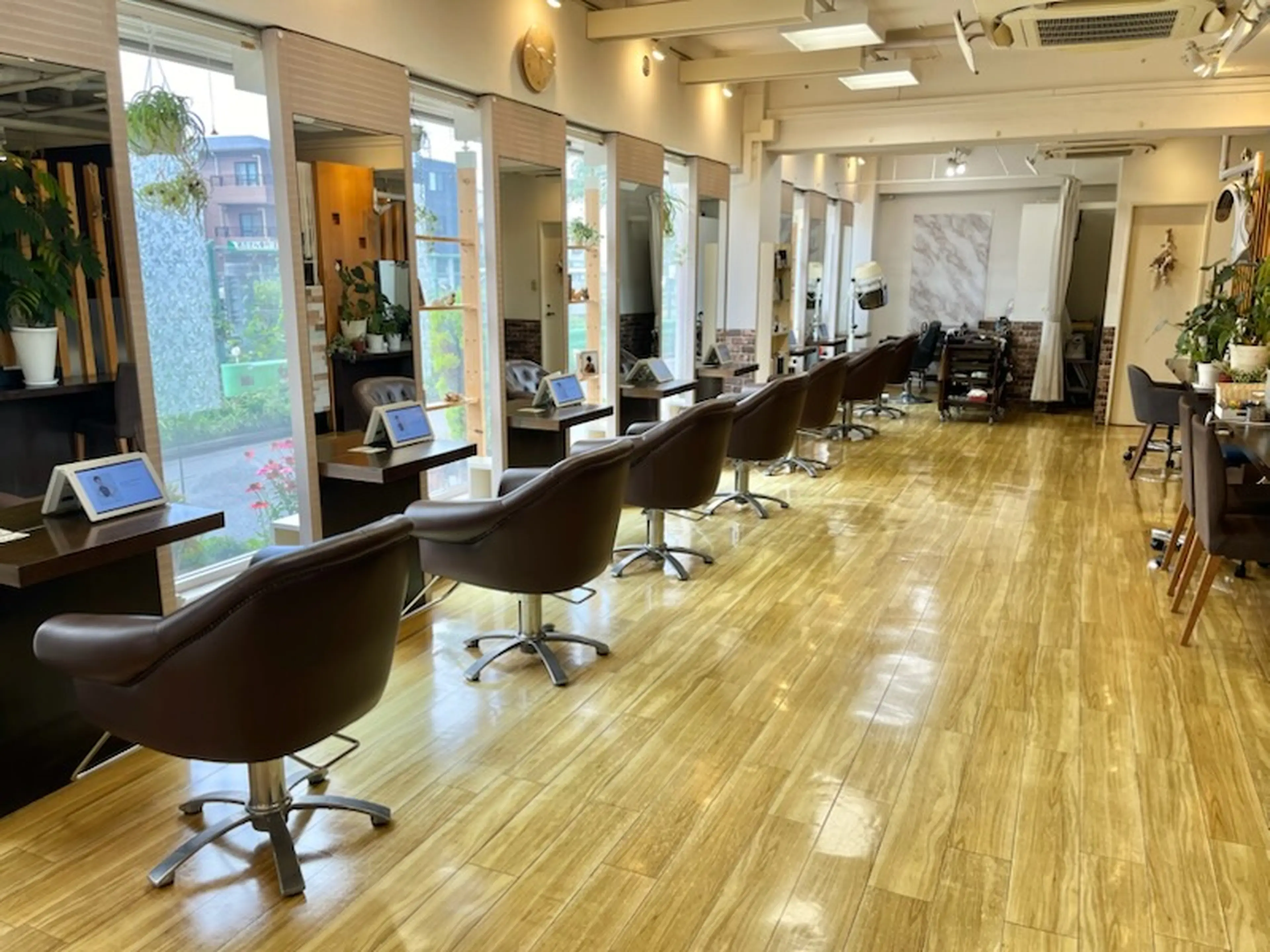 美容室Flow　東中野店の内観・外観2