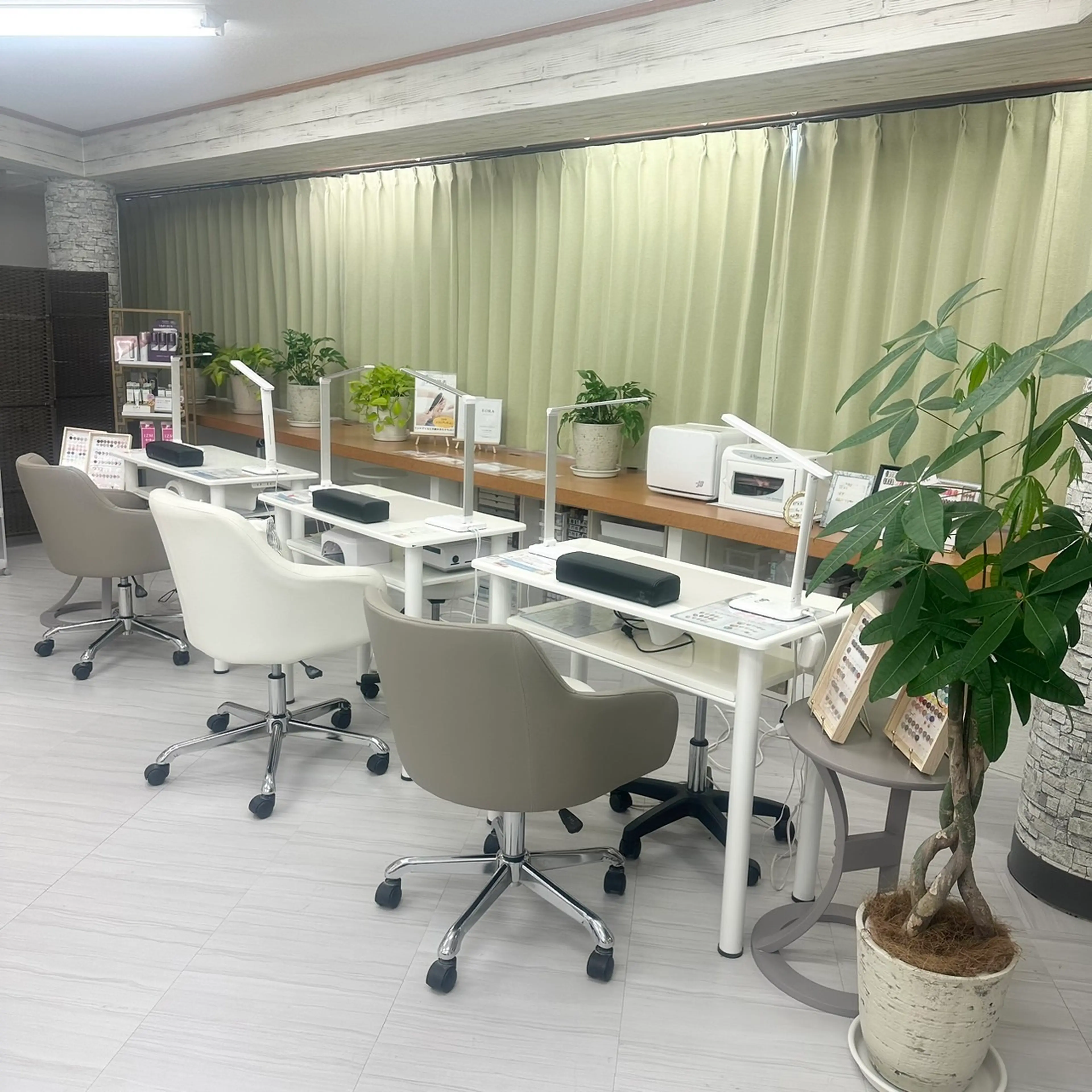 Eye&NailDay桂店の内観・外観1