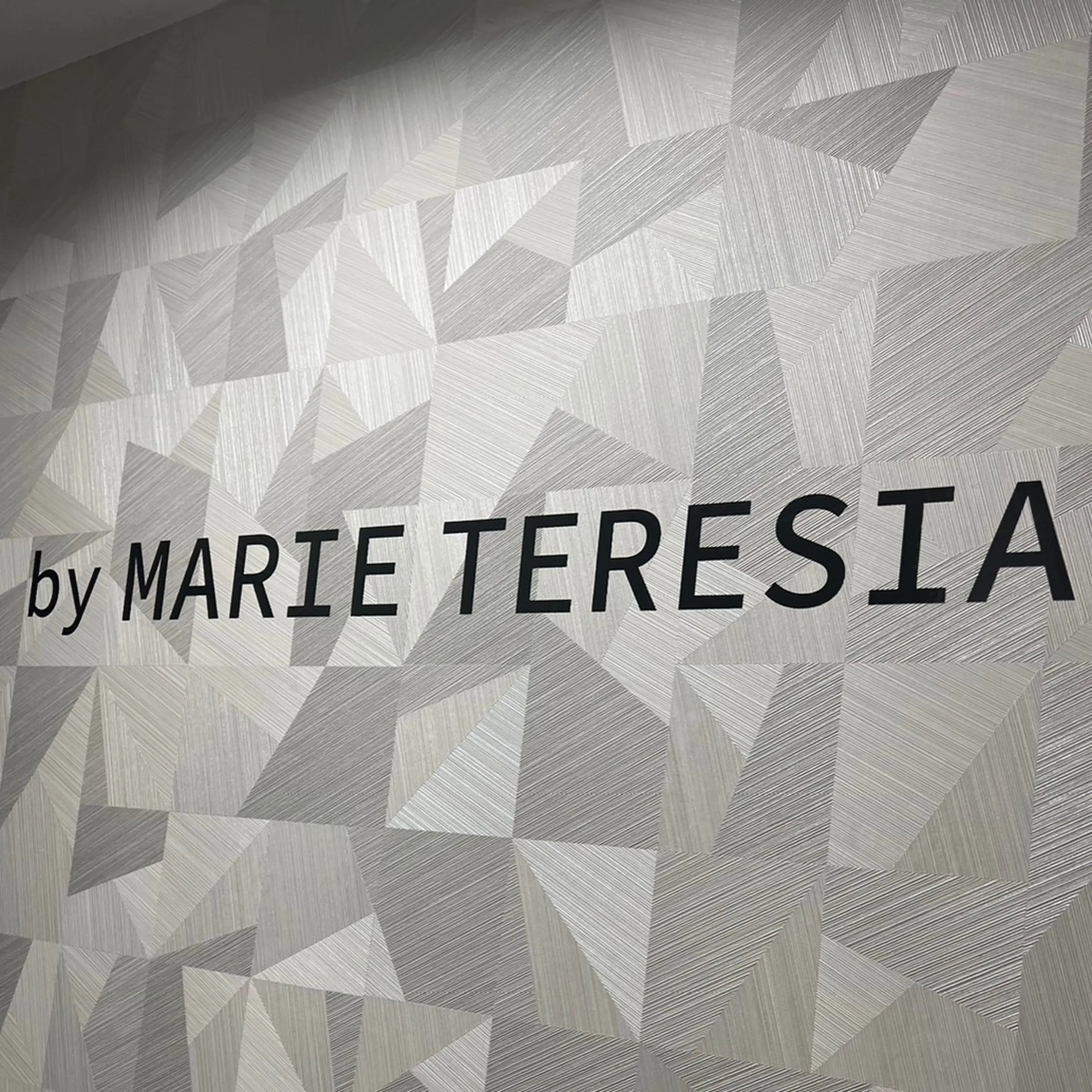 by MARIE TERESIA 狸小路の内観・外観1