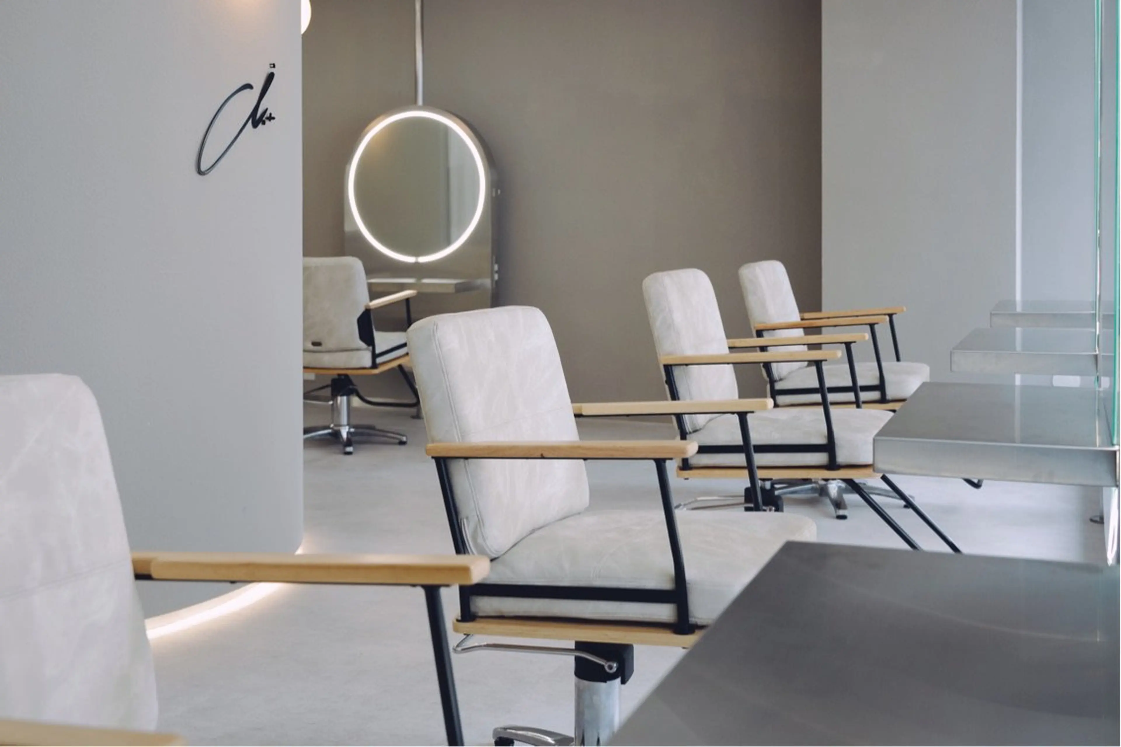 i.+ODORIの内観・外観2