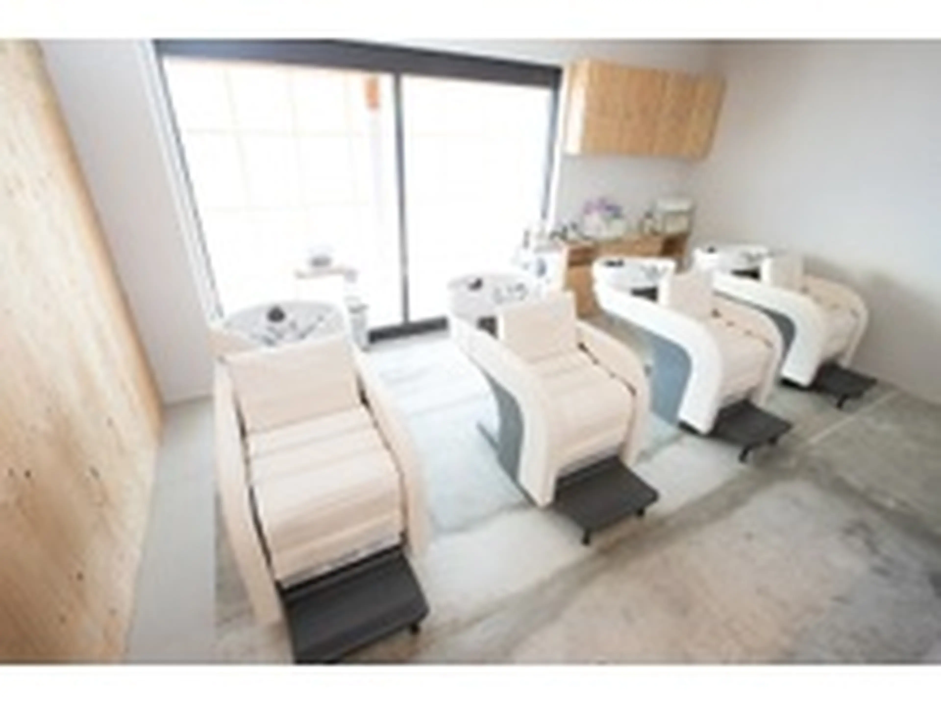 one x one HAIRの内観・外観3