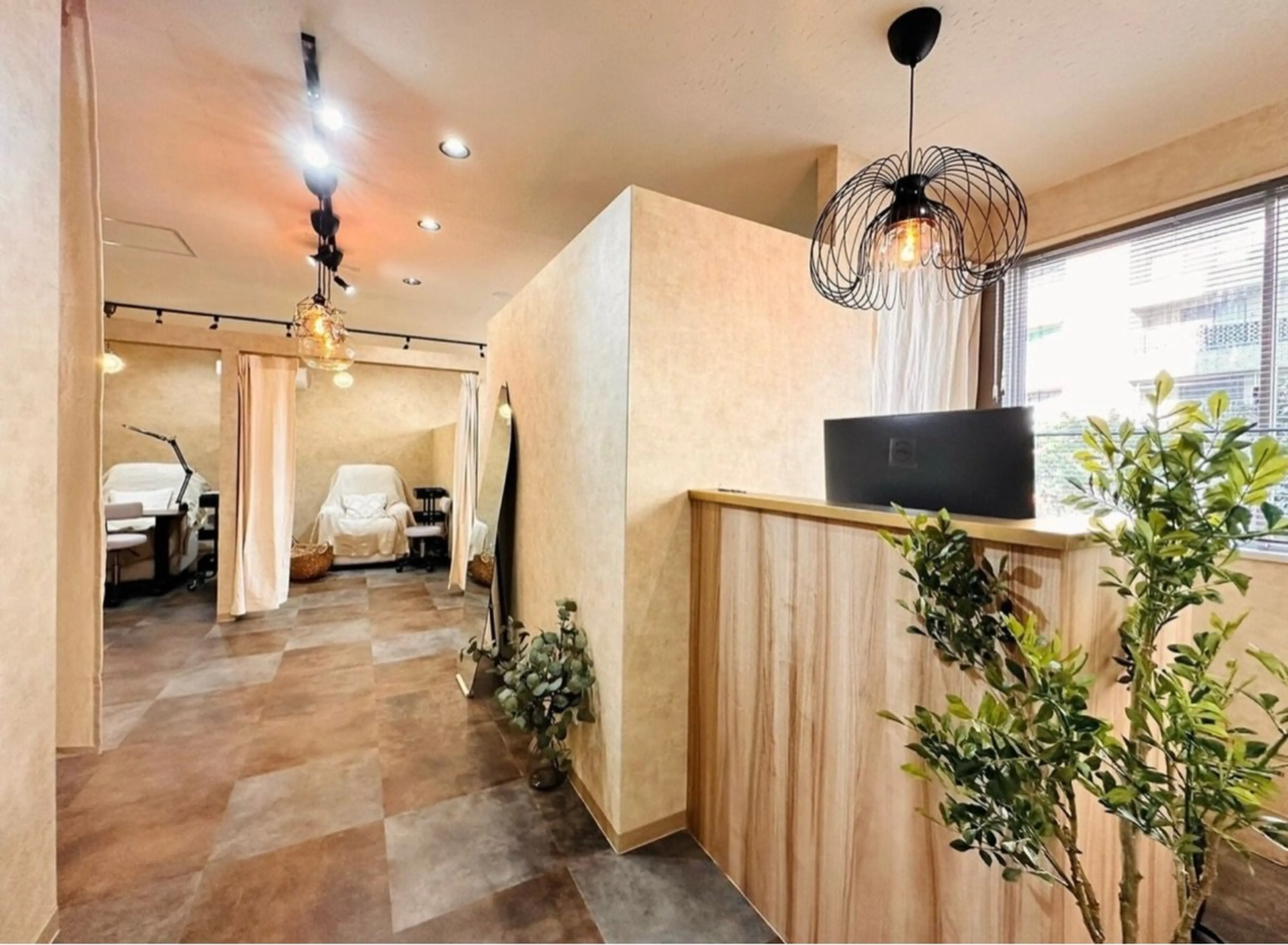 Crescent Eye&Nail(クレセントアイ）大橋店の内観・外観1