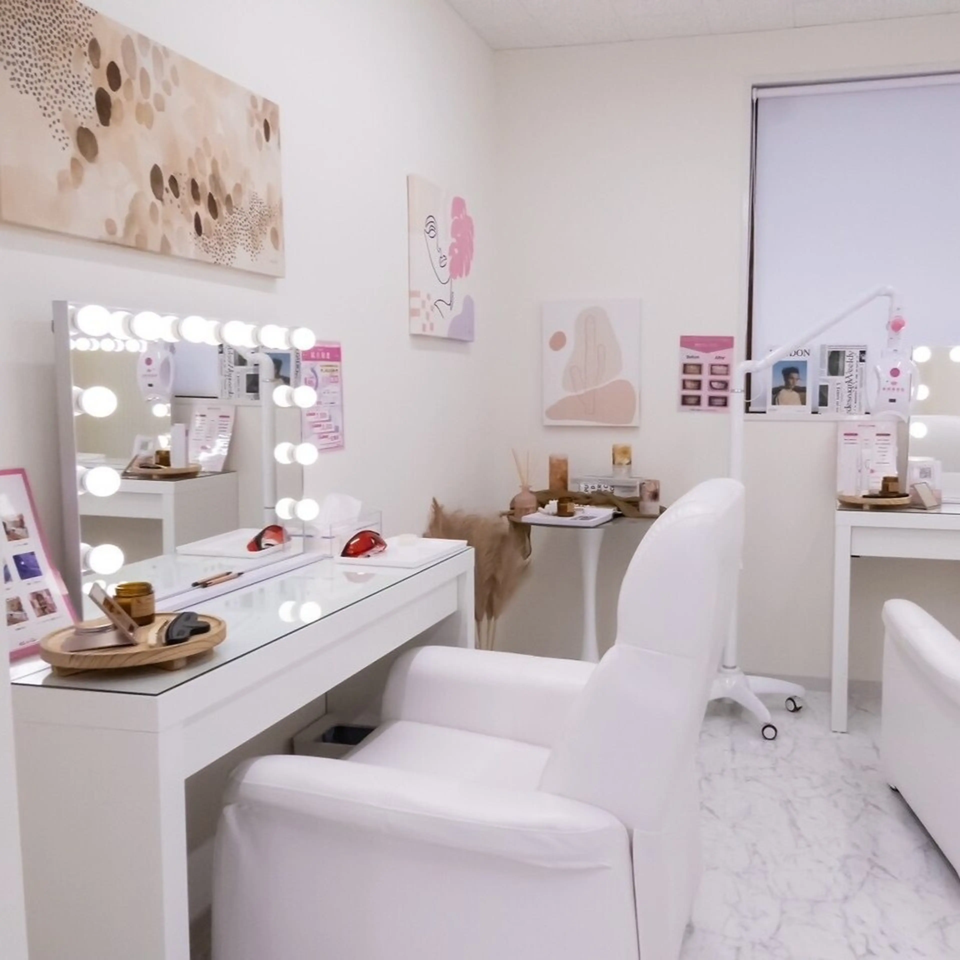 セルフホワイトニングサロン　エクシアホワイトニング東上野店の内観・外観1