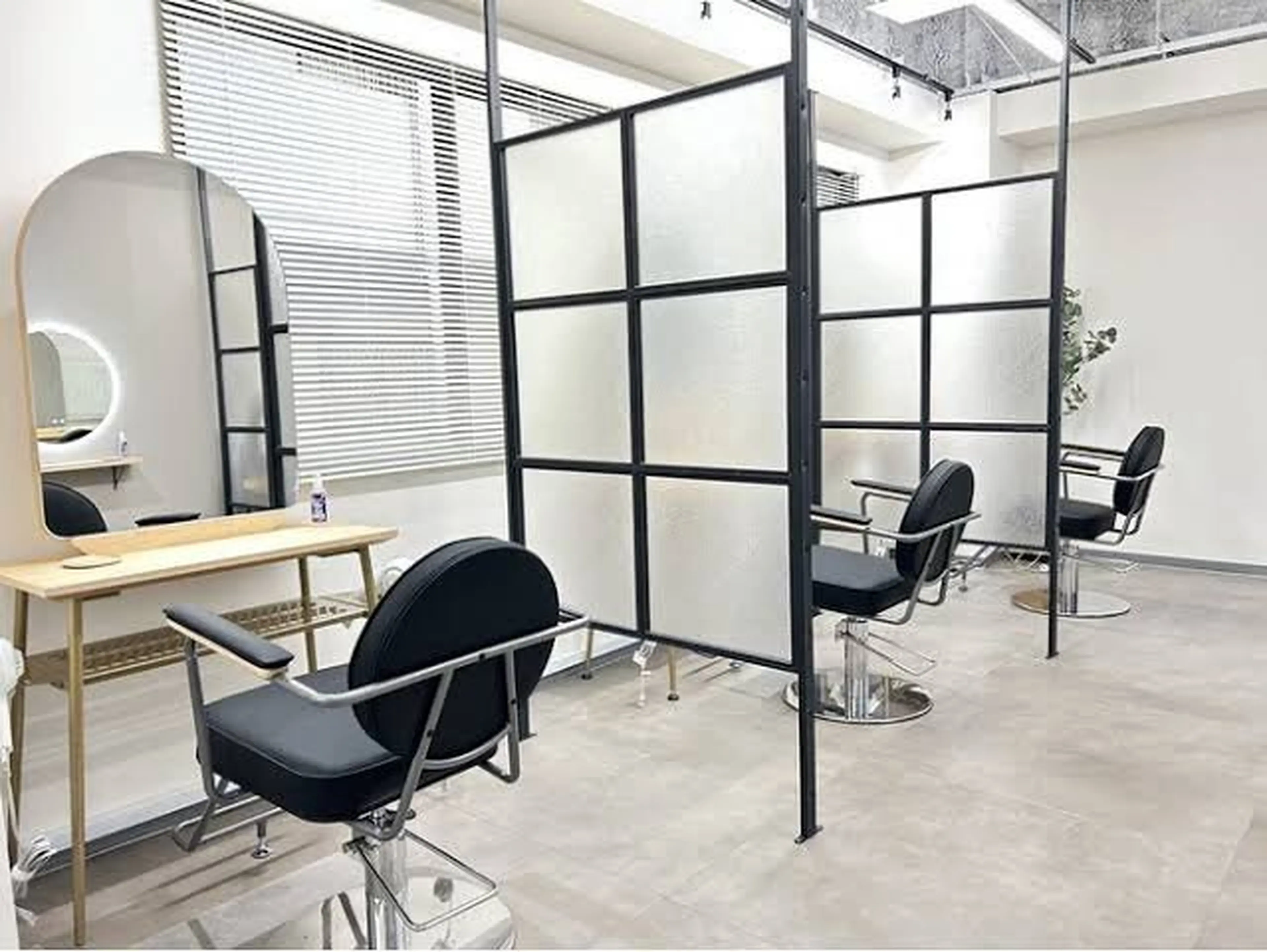 TELA HAIR 葛西店の内観・外観1