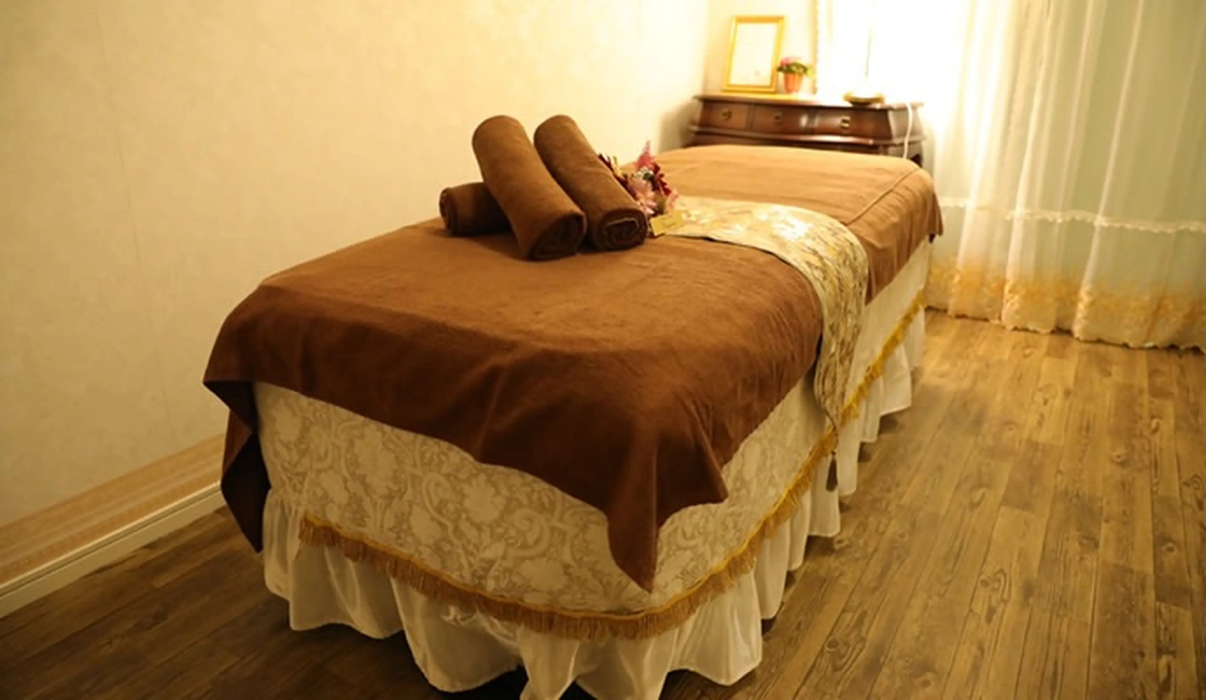 【小顔ﾊｲﾌ･毛穴･肌質改善専門】フロージア南新宿の内観・外観2