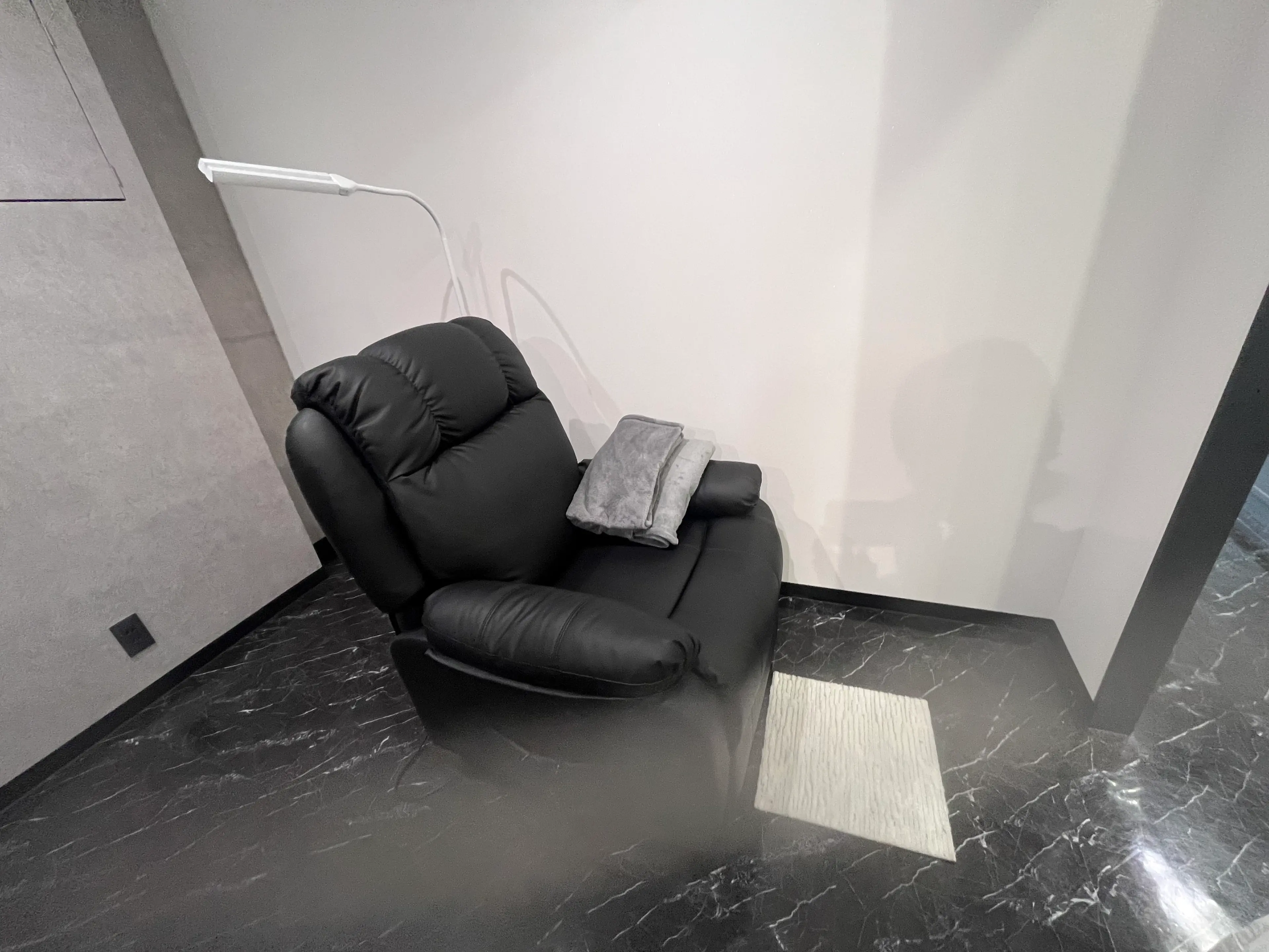 PRADE eyelash&髪質改善の内観・外観3