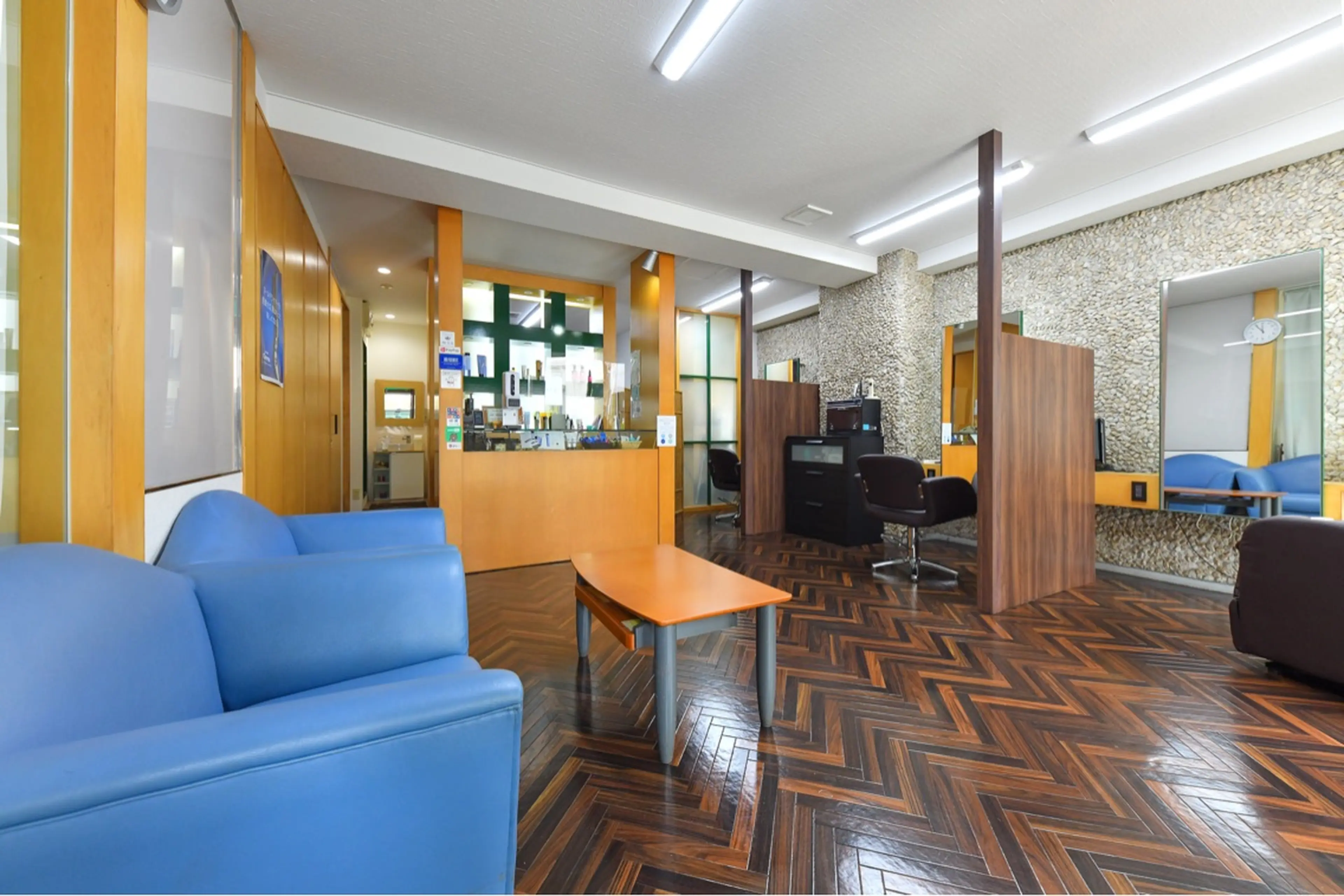 ヘアースタジオ　フレンドの内観・外観2