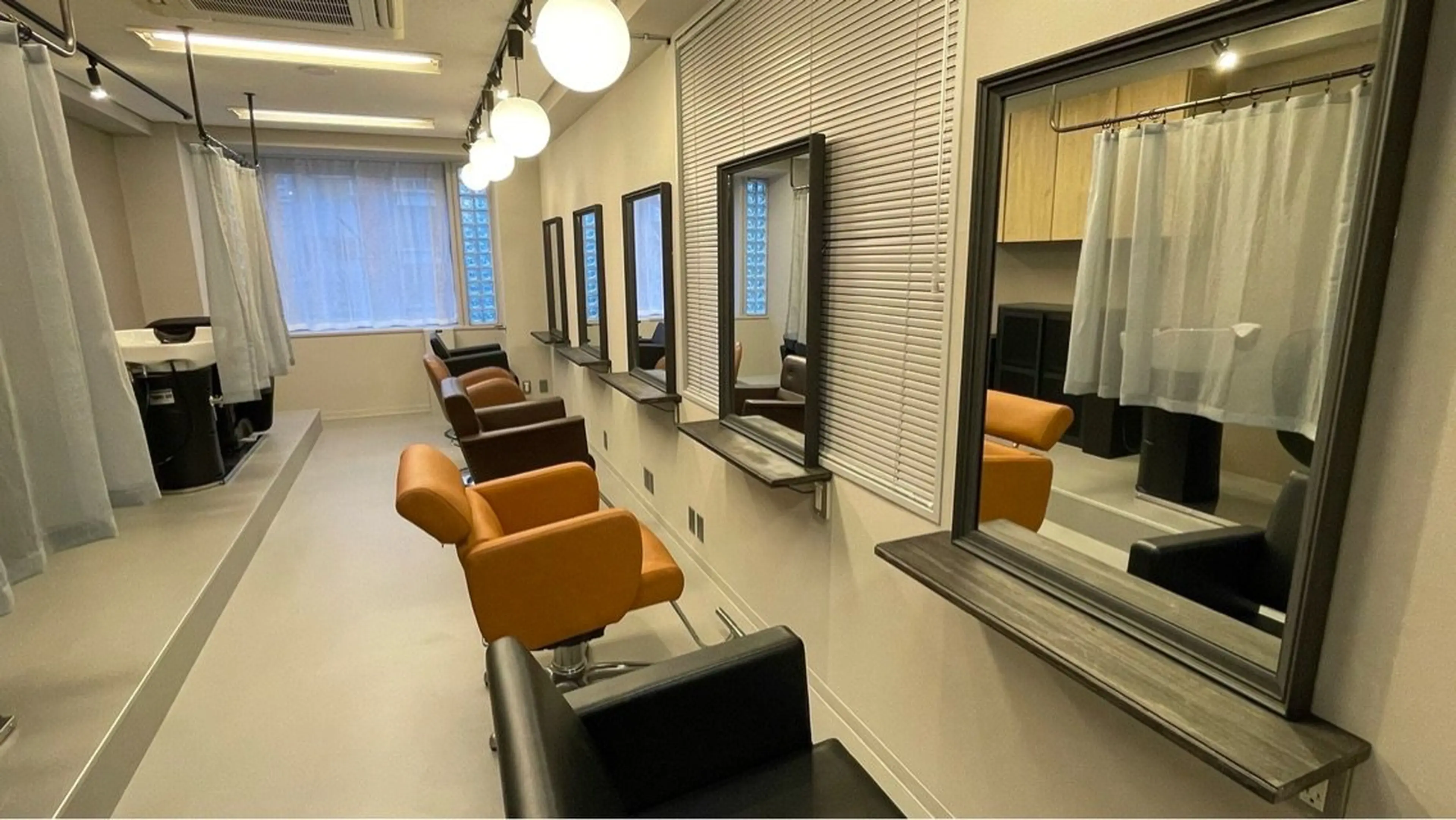 XYZ新宿の内観・外観3