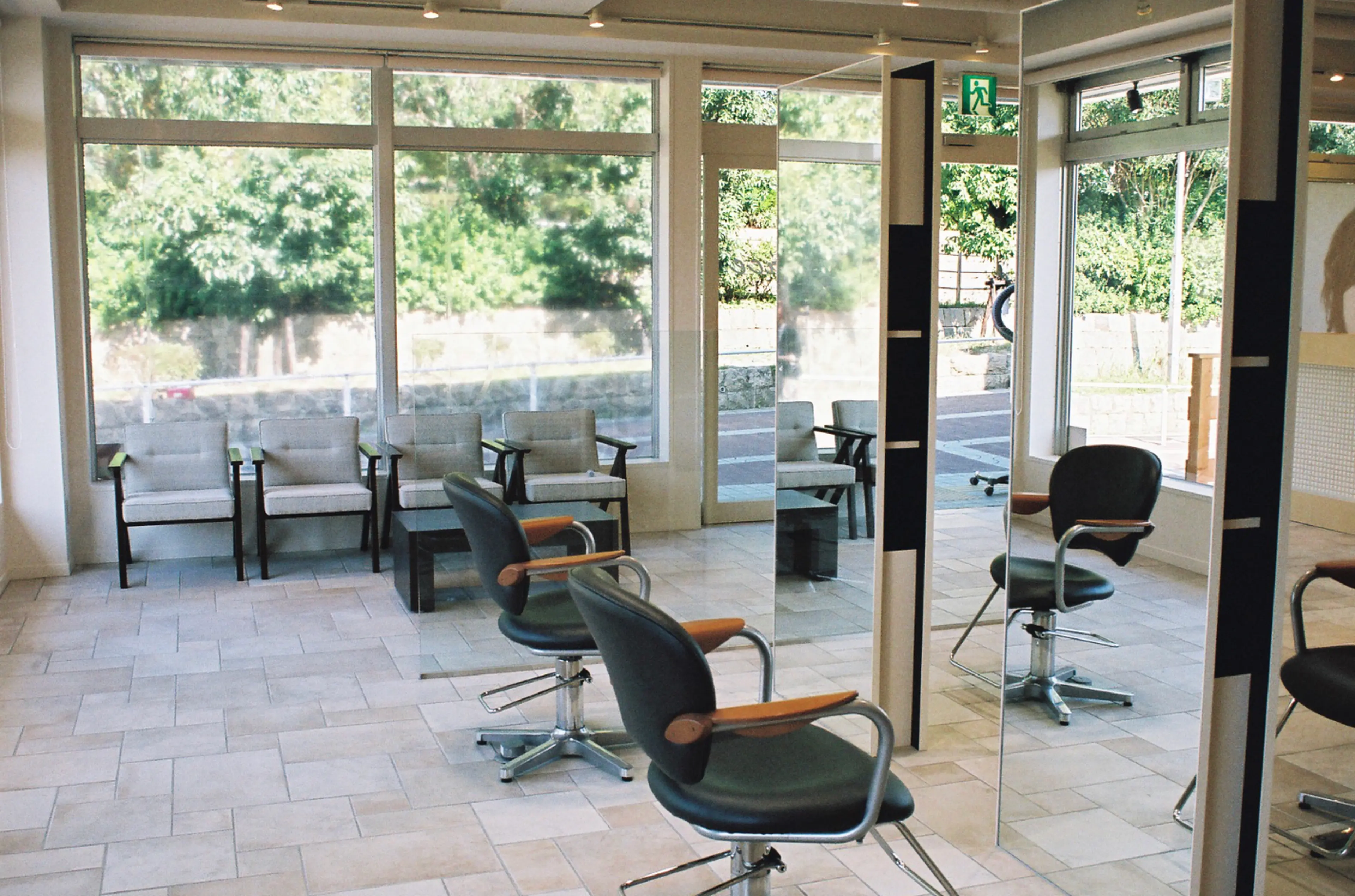 Soin de brace 高の原店の内観・外観2