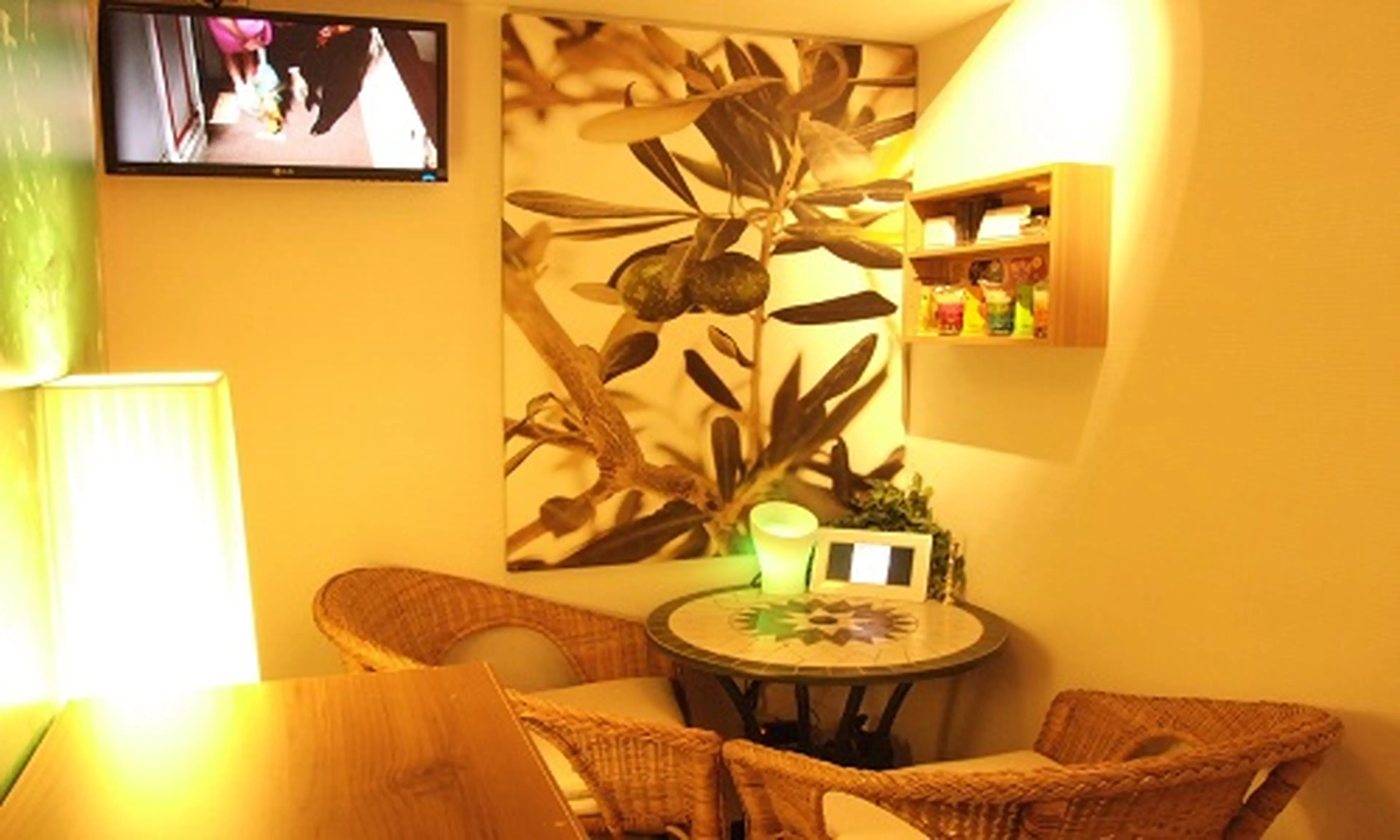 腸もみ＆痩身美肌エステ CHARIS 銀座の内観・外観2