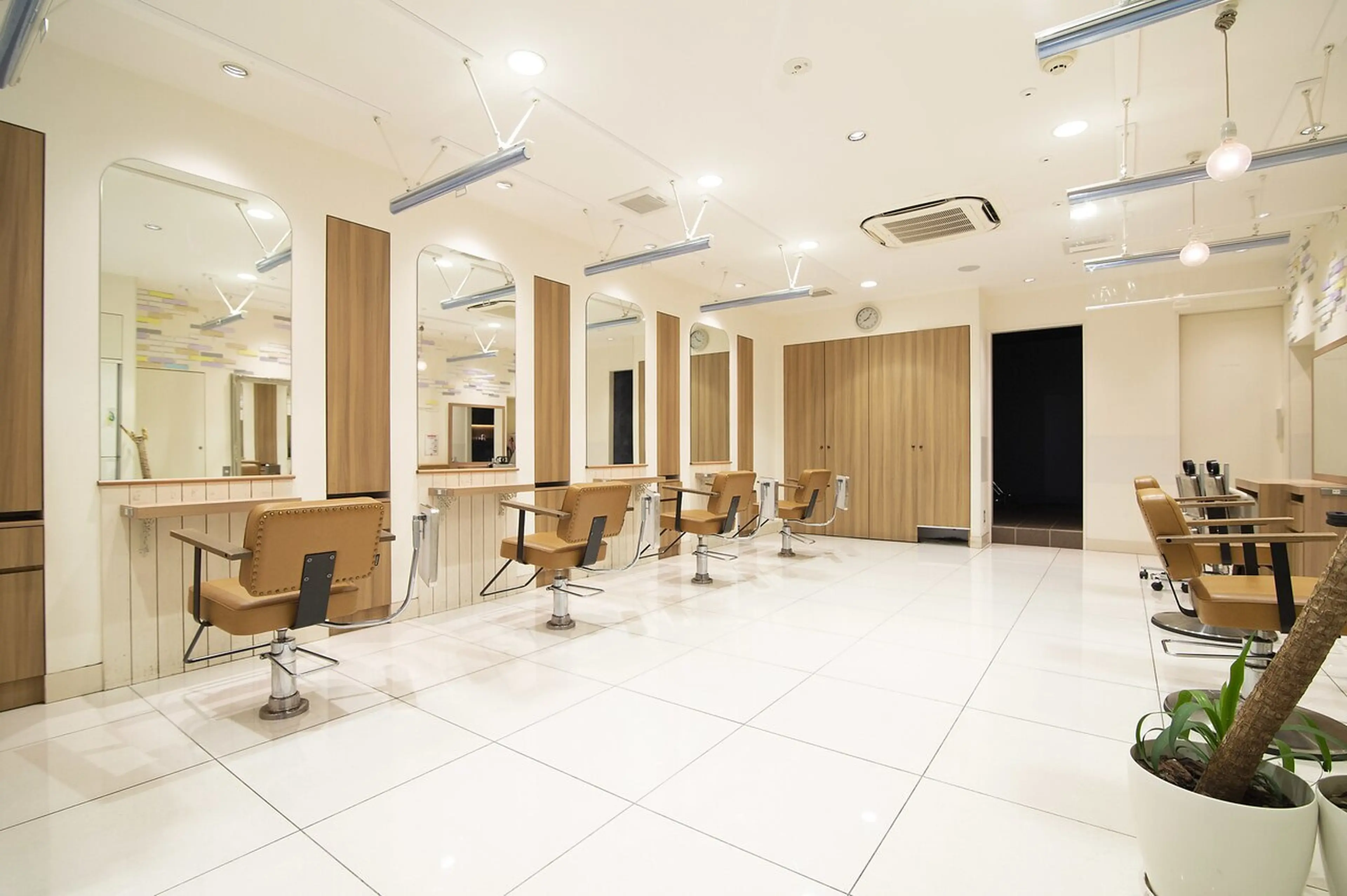 BASSA下井草店の内観・外観2