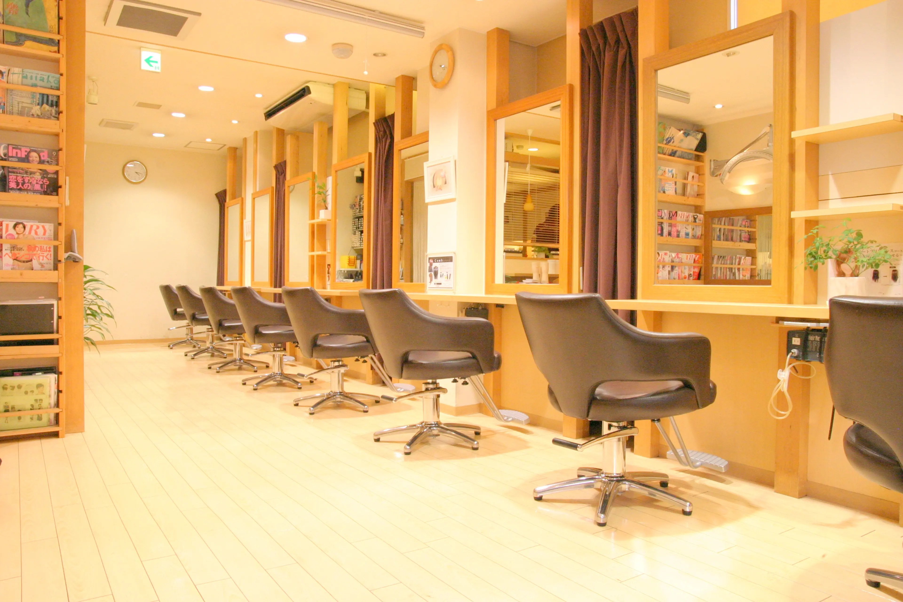 ヘアーレヴィジョンの内観・外観1