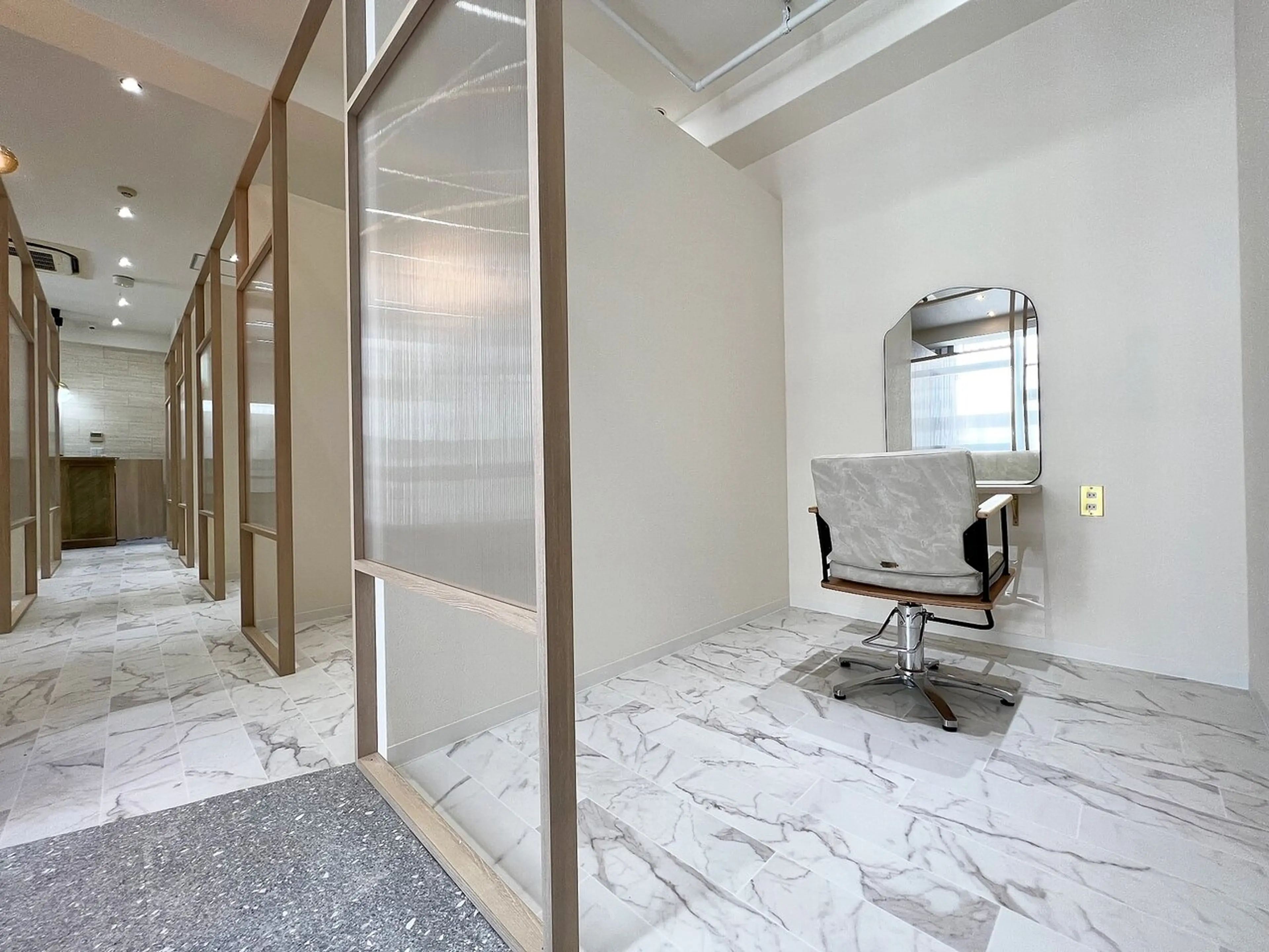 全席個室美容室 Zina 熊本 髪質改善＆トリートメントの内観・外観2