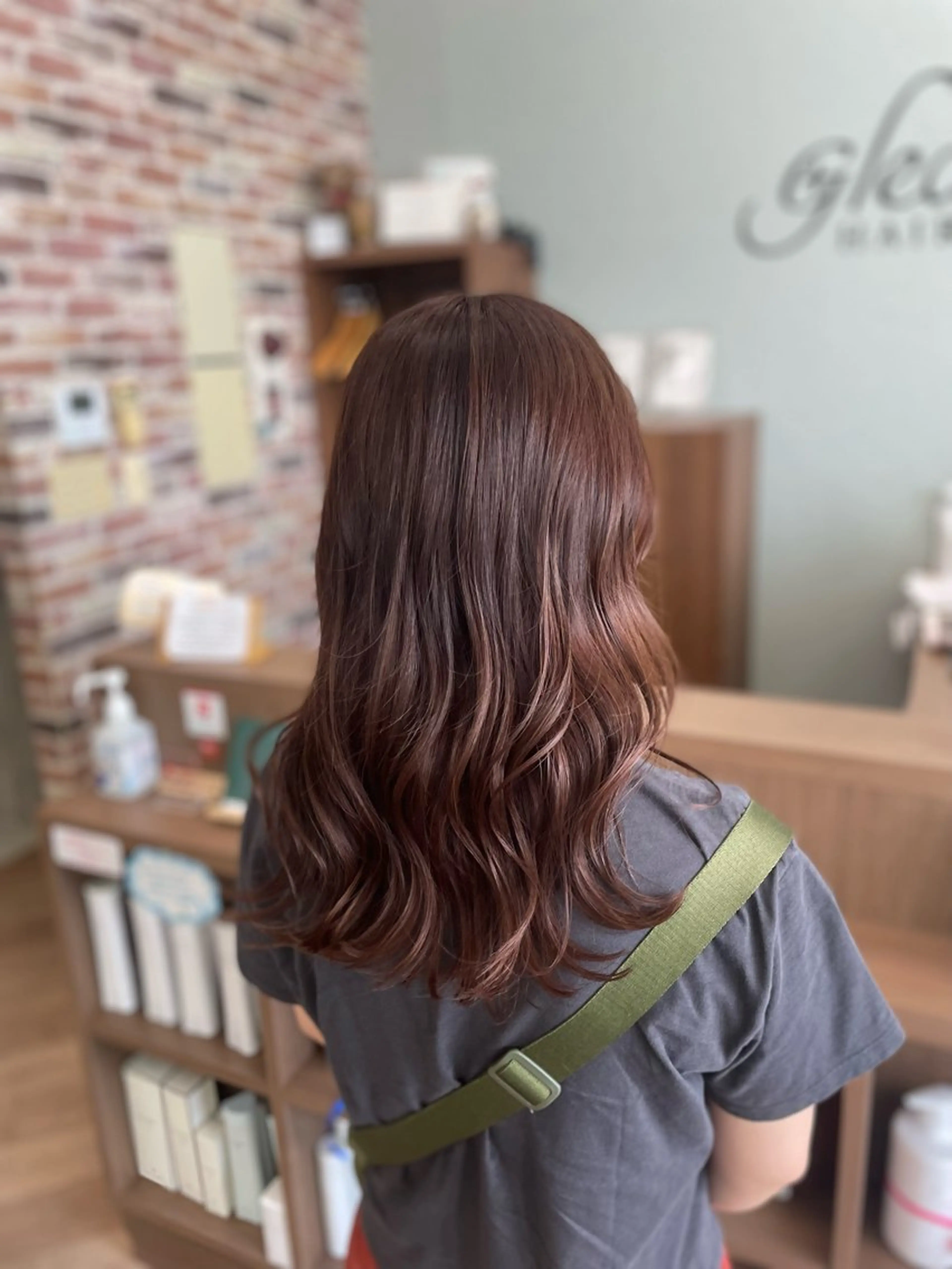 ミディアム カット ヘアカラー シミズ カエデ🍁のヘアスタイル