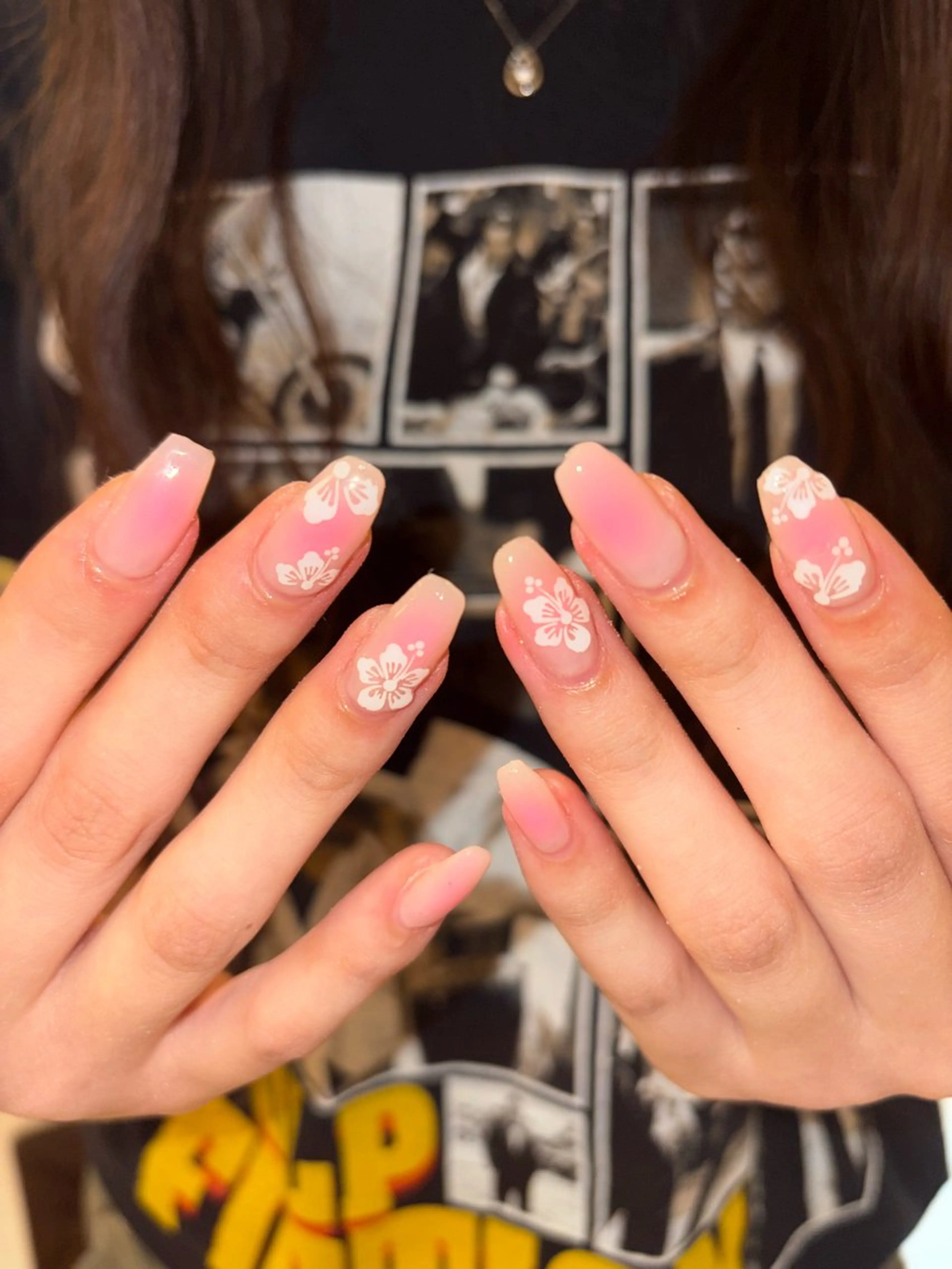 エアブラシネイル🌺オフ無料✨の写真