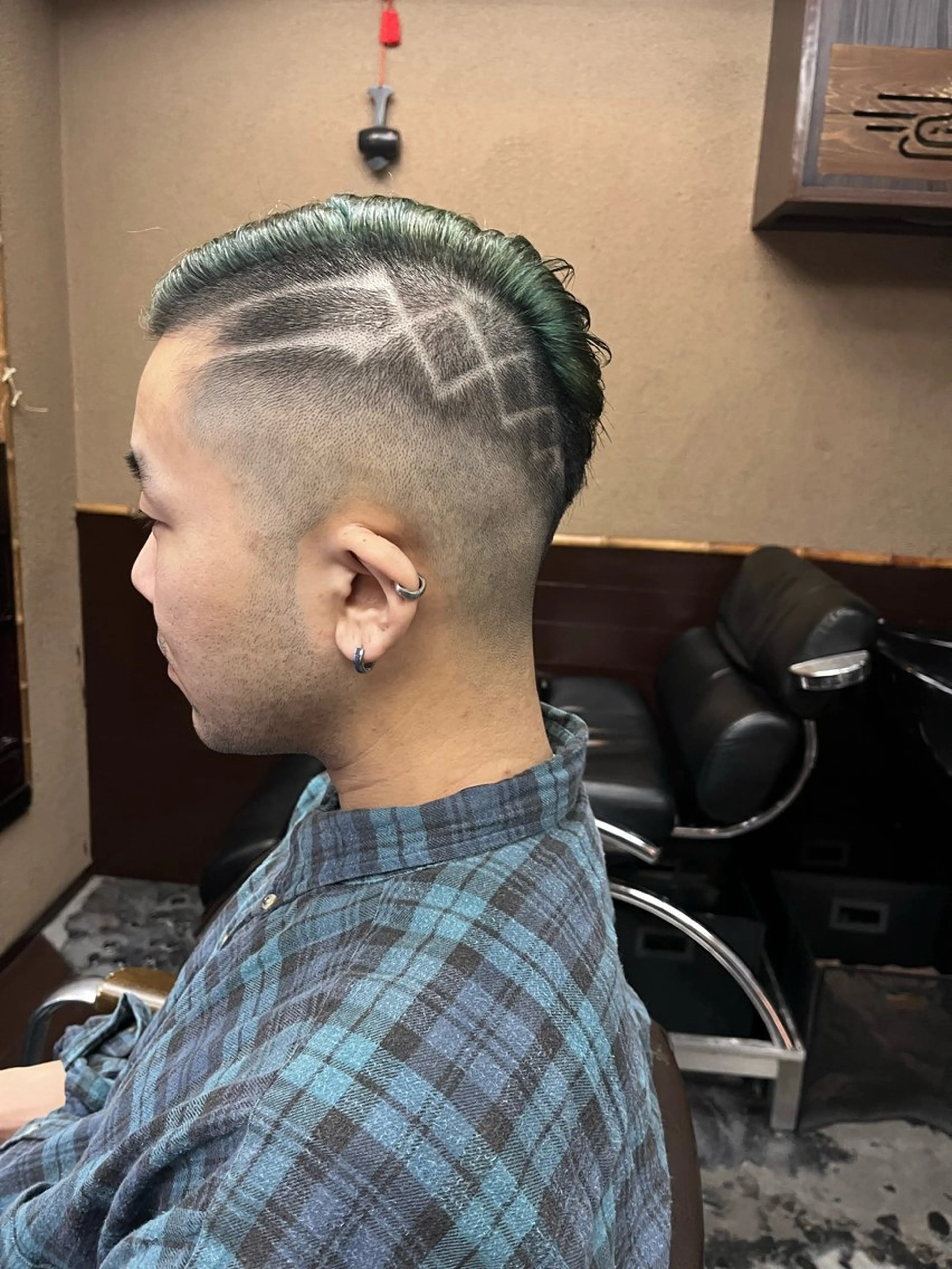 ショート メンズ メンズバレイヤージュ メンズブリーチ メンズハイライト メンズハイトーン メンズインナーカラー KAH所属・Koichi Satoのヘアスタイル