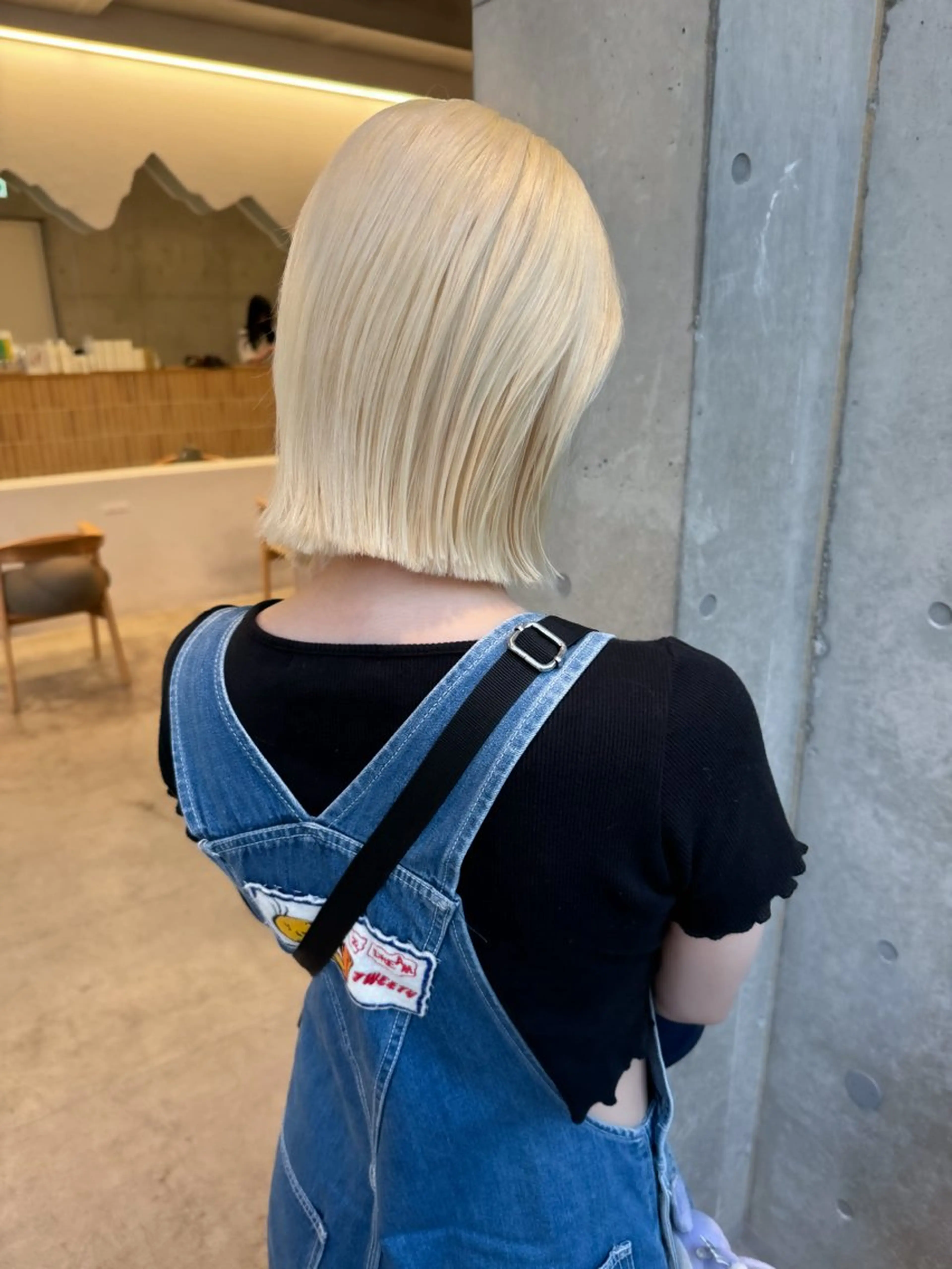 ショート カラー ヘアアレンジ ミニボブ/ブリーチ 🌈MISATOのヘアスタイル