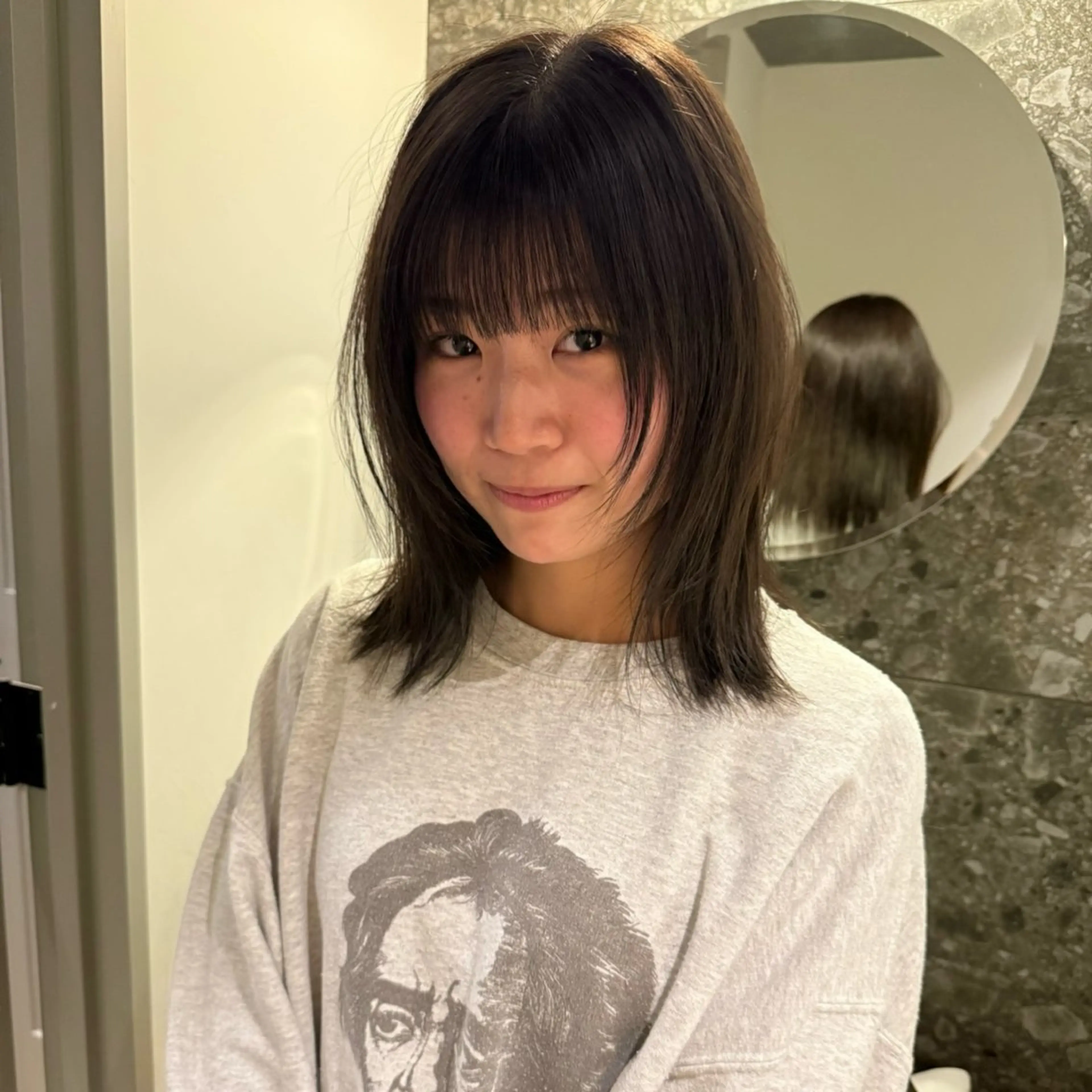 ミディアム beni yumikoのヘアスタイル