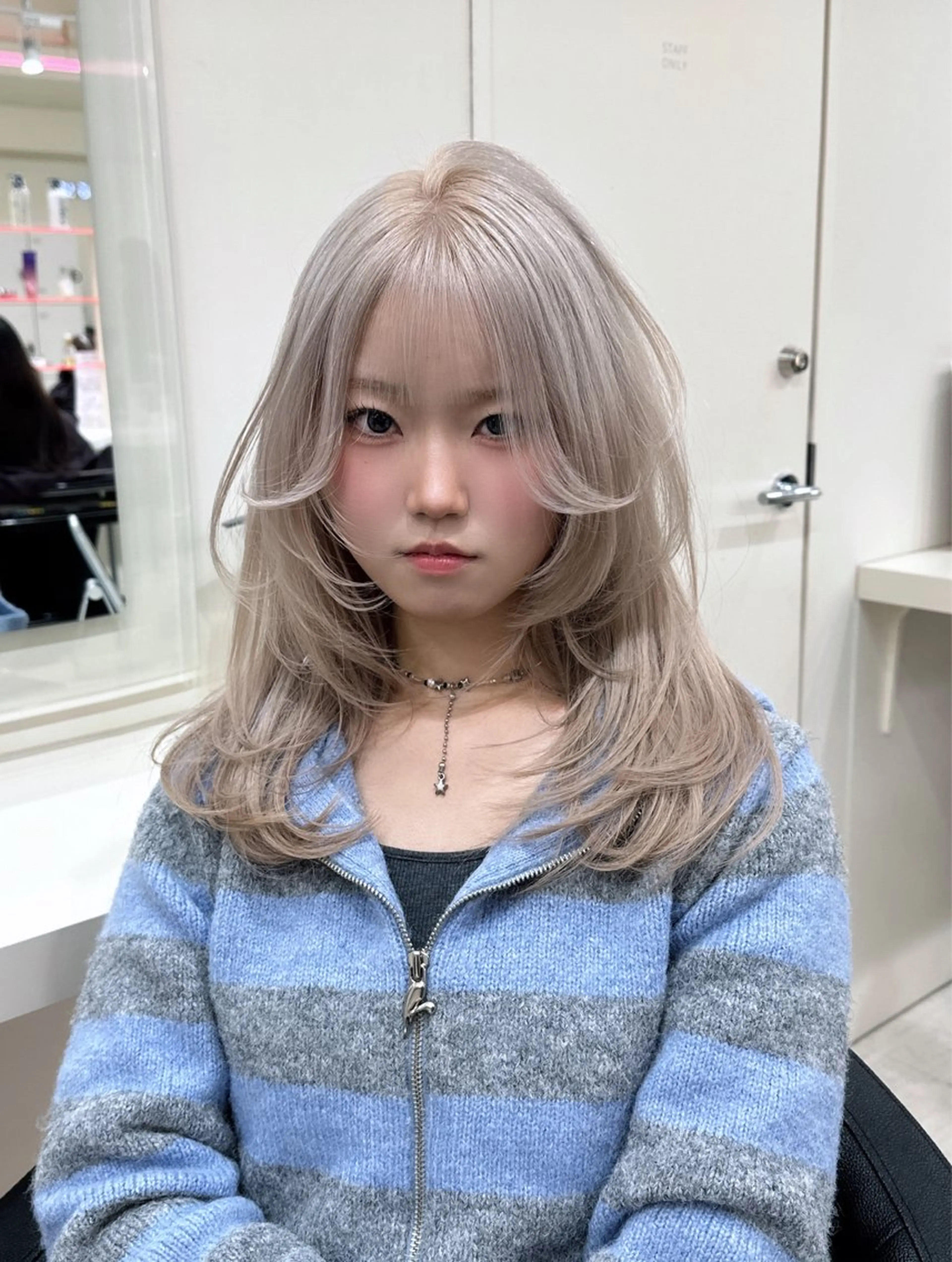 ロング カラー ヘアアレンジ カット ヘアカラー 🌈艶カラー/ 韓国風レイヤーカットのヘアスタイル