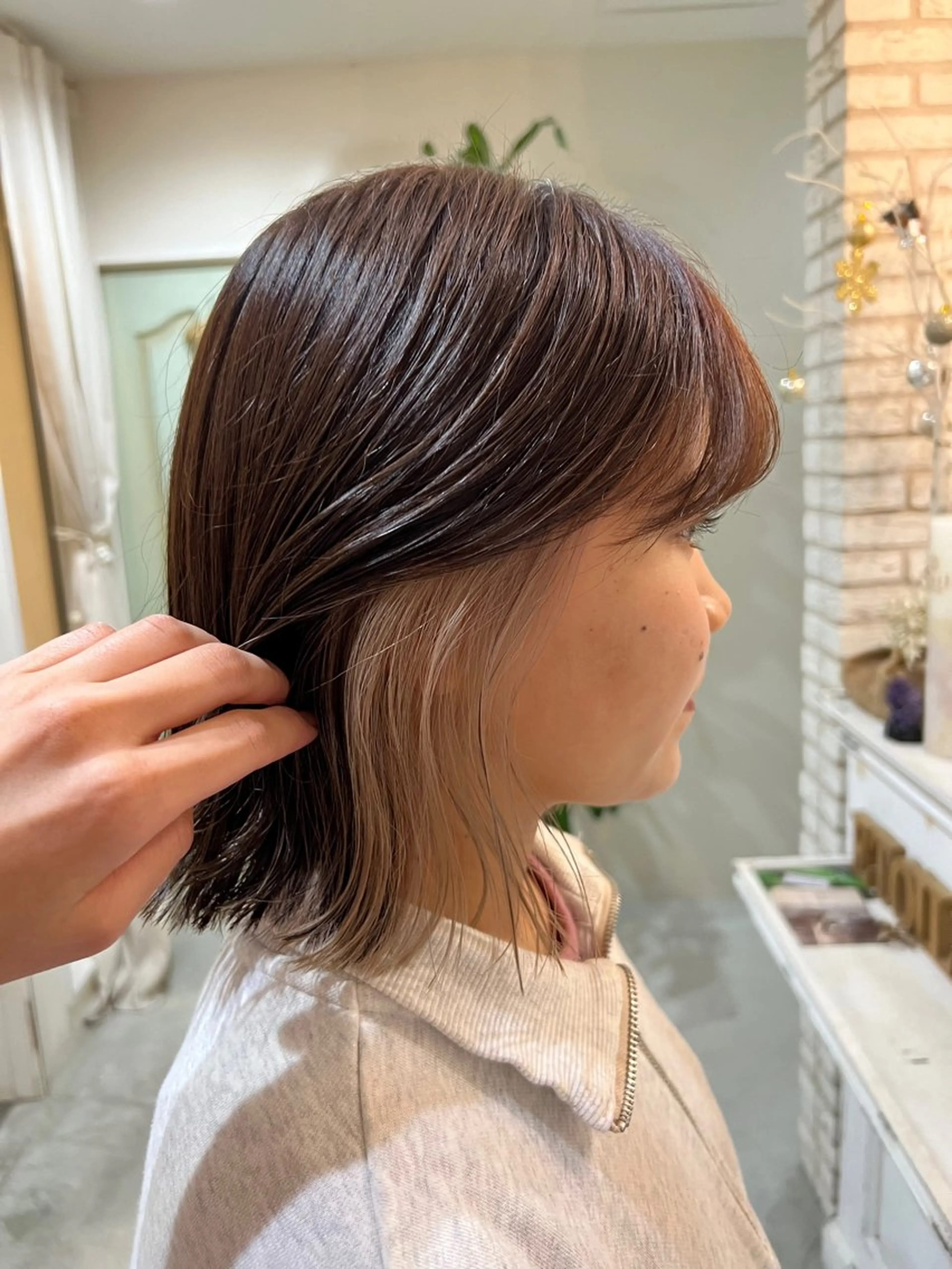 ミディアム カラー 切りっぱなしボブ ベージュカラー ボブ カット ヘアカラー 🤎大人可愛い/ Rinka🤎のヘアスタイル