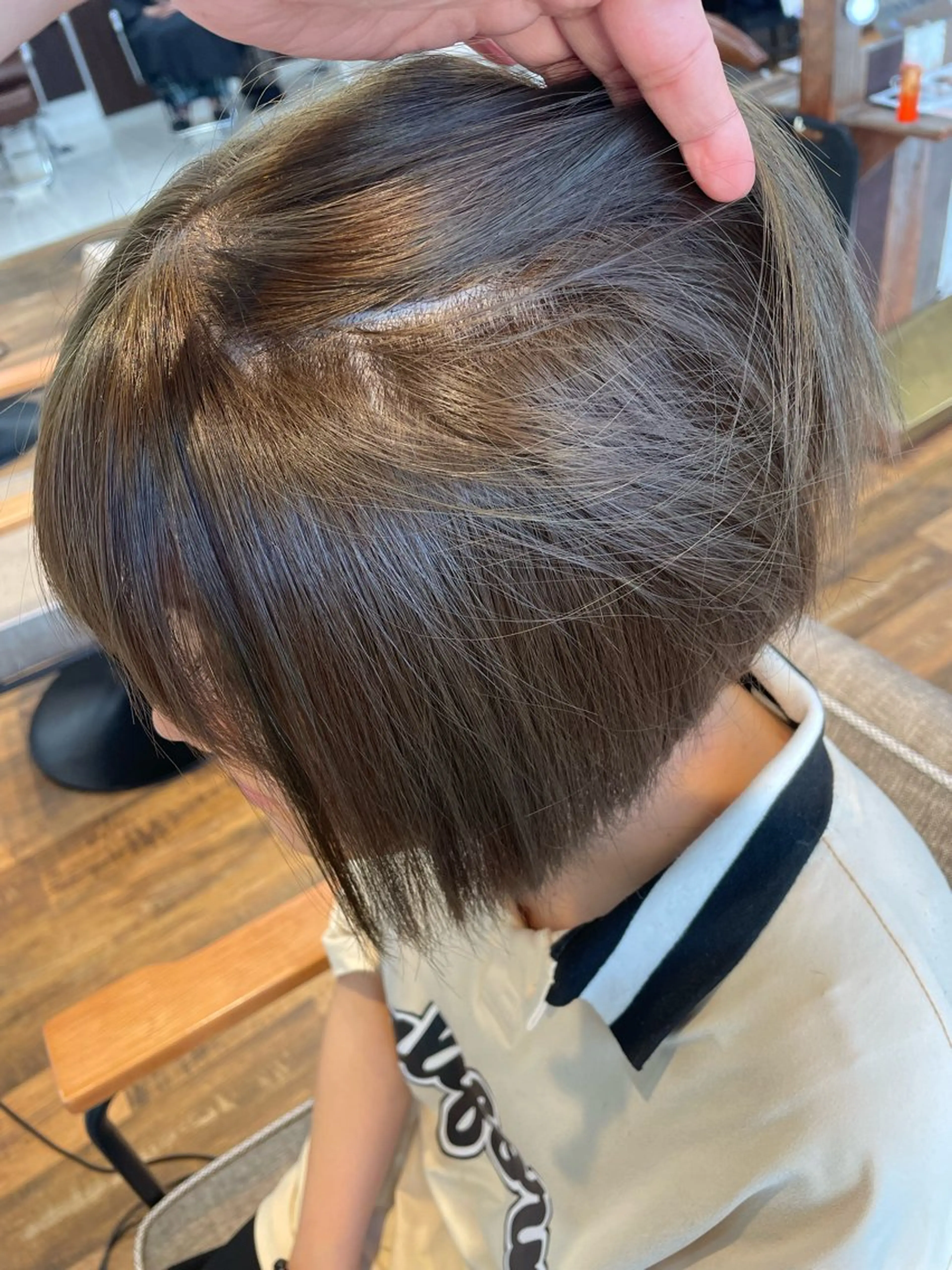 カラー フルタ レナのヘアスタイル