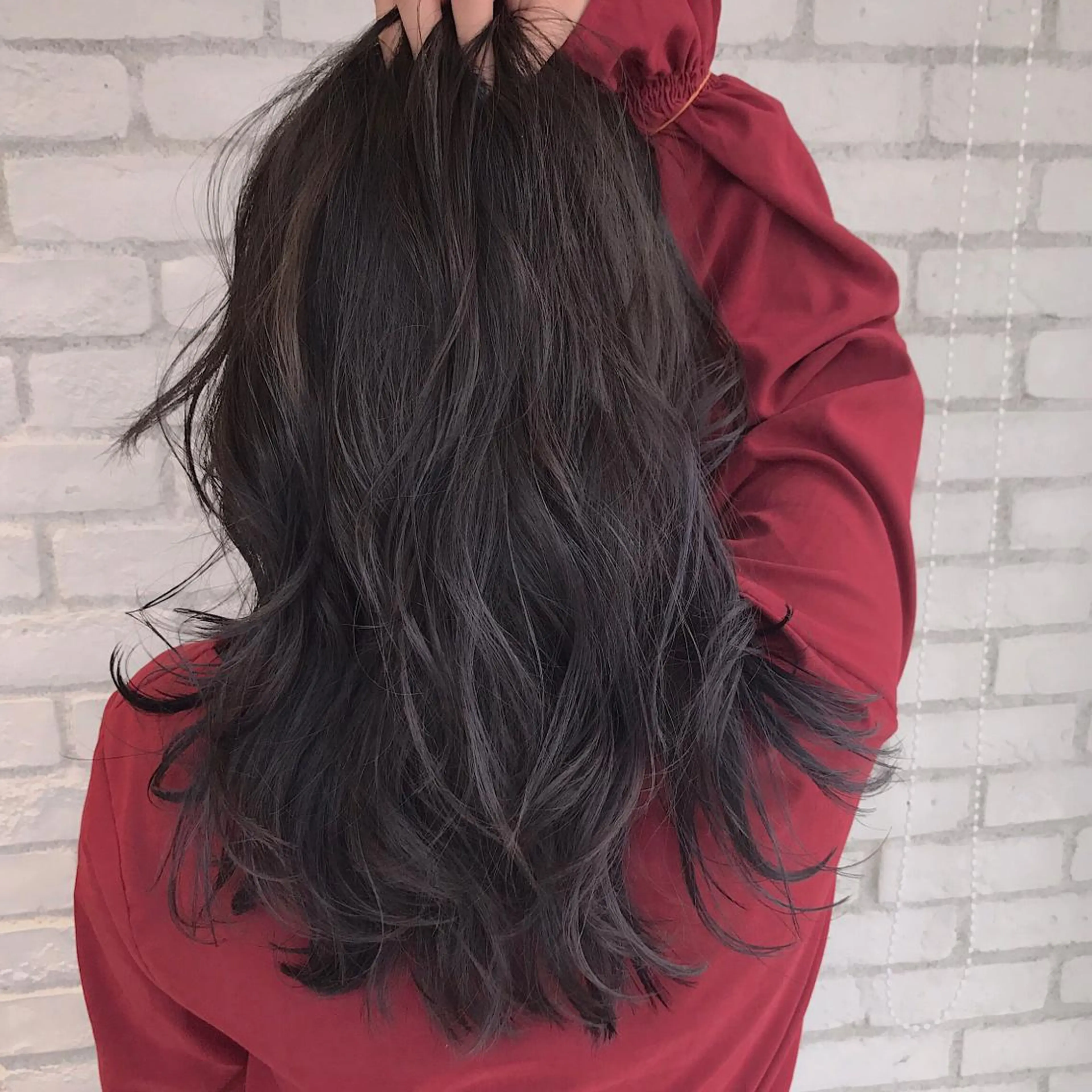 セミロング パープルカラー TOMOYAレイヤー ブリーチ縮毛矯正のヘアスタイル